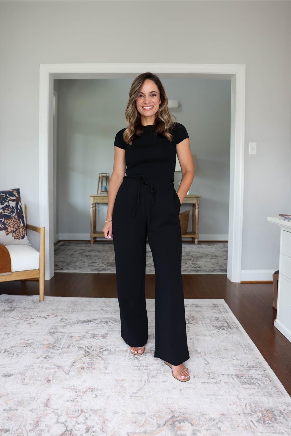 A review of a few petite pants from LOFT. Shown unaltered on me at 4’10”. (I’m wearing a heel with most of these) 

Crepe Sawyer Pants: petite xxs 
True to size 10.5” rise 28” inseam (longer than the website states) 
Black top: petite xxs

#LTKPetite