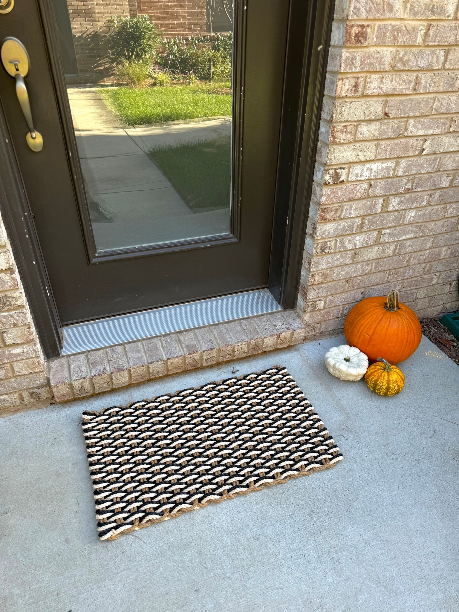 I’m obsessed with our new doormat!! I think it’s so unique 🎃🍂

#LTKSeasonal #LTKOver40 #LTKHalloween