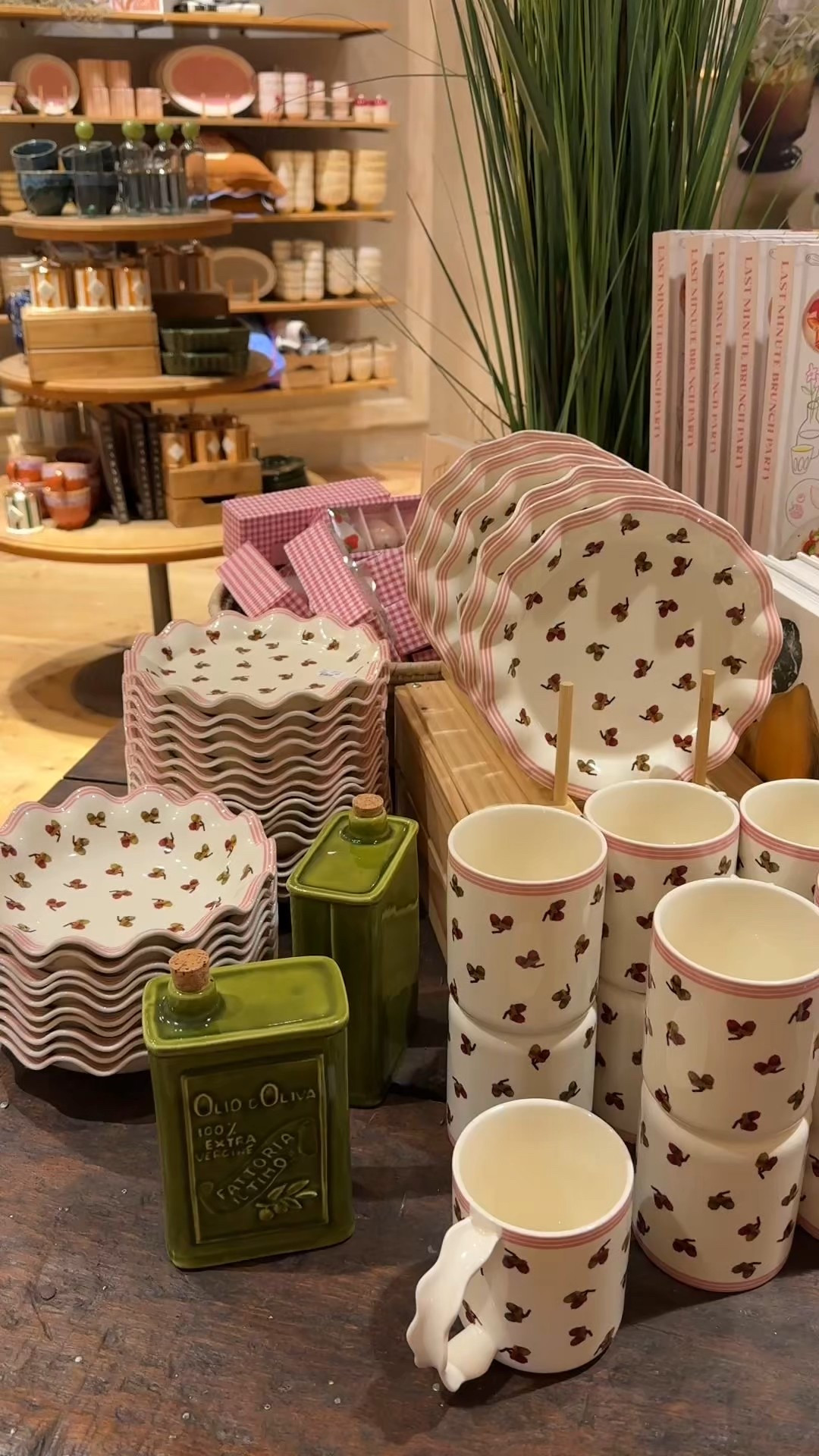 Icon glasses, anthro cups, kitchen decor, shelf decor , fall decor 


#LTKSeasonal #LTKFindsUnder50 #LTKStyleTip