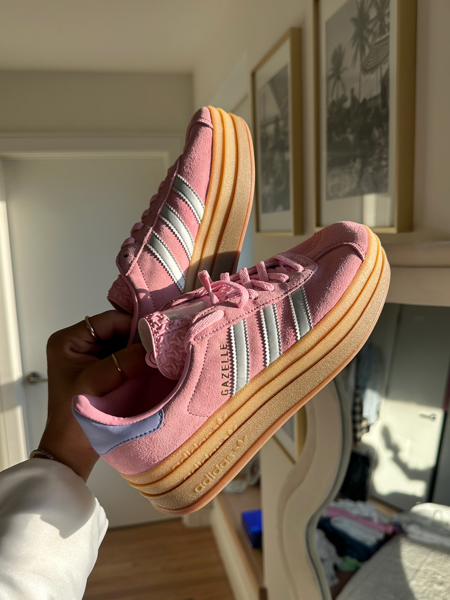 Entrei na moda do Adidas Gazelle!! 
Muito lindo esse modelo Bold em plataforma! 🎀👟✨🩷

#LTKstyletip