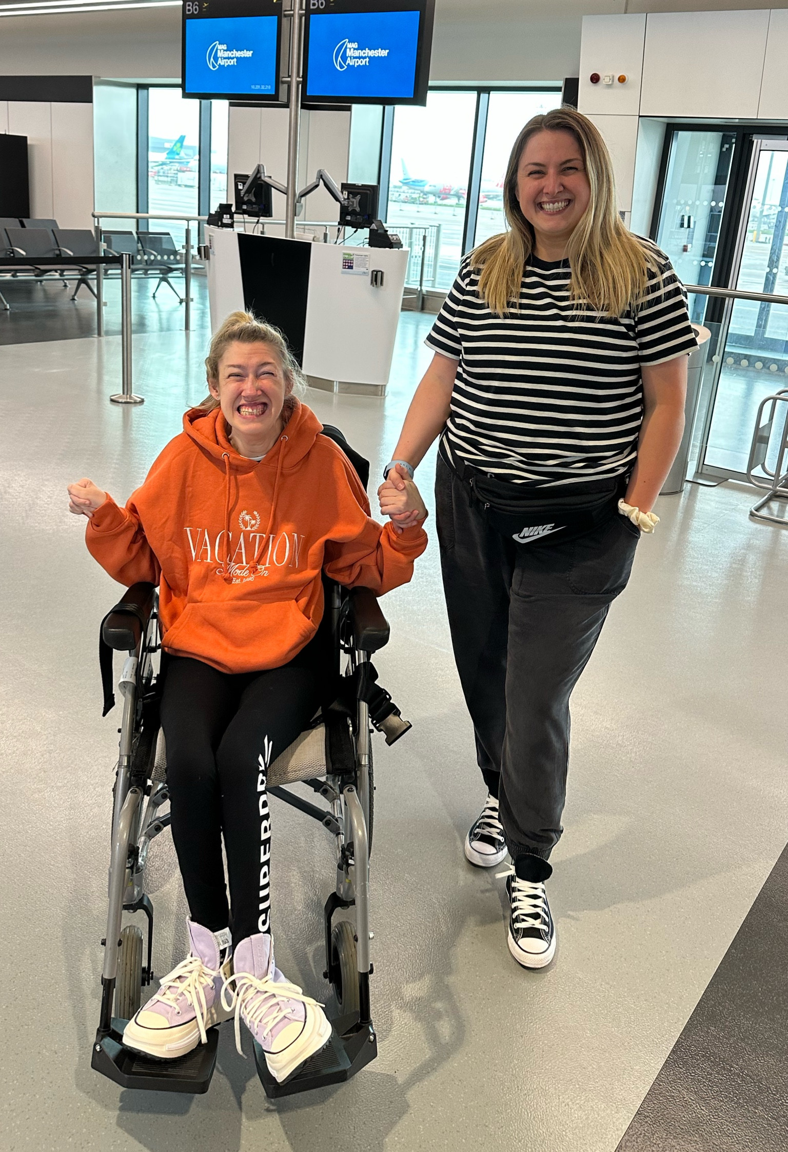 Airport Chic 🛫

#LTKtravel #LTKfamily #LTKSeasonal