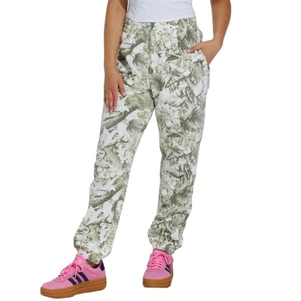 Women's Goodie Two Sleeves Camo Joggers Medium Light Tree Regular | Scheels