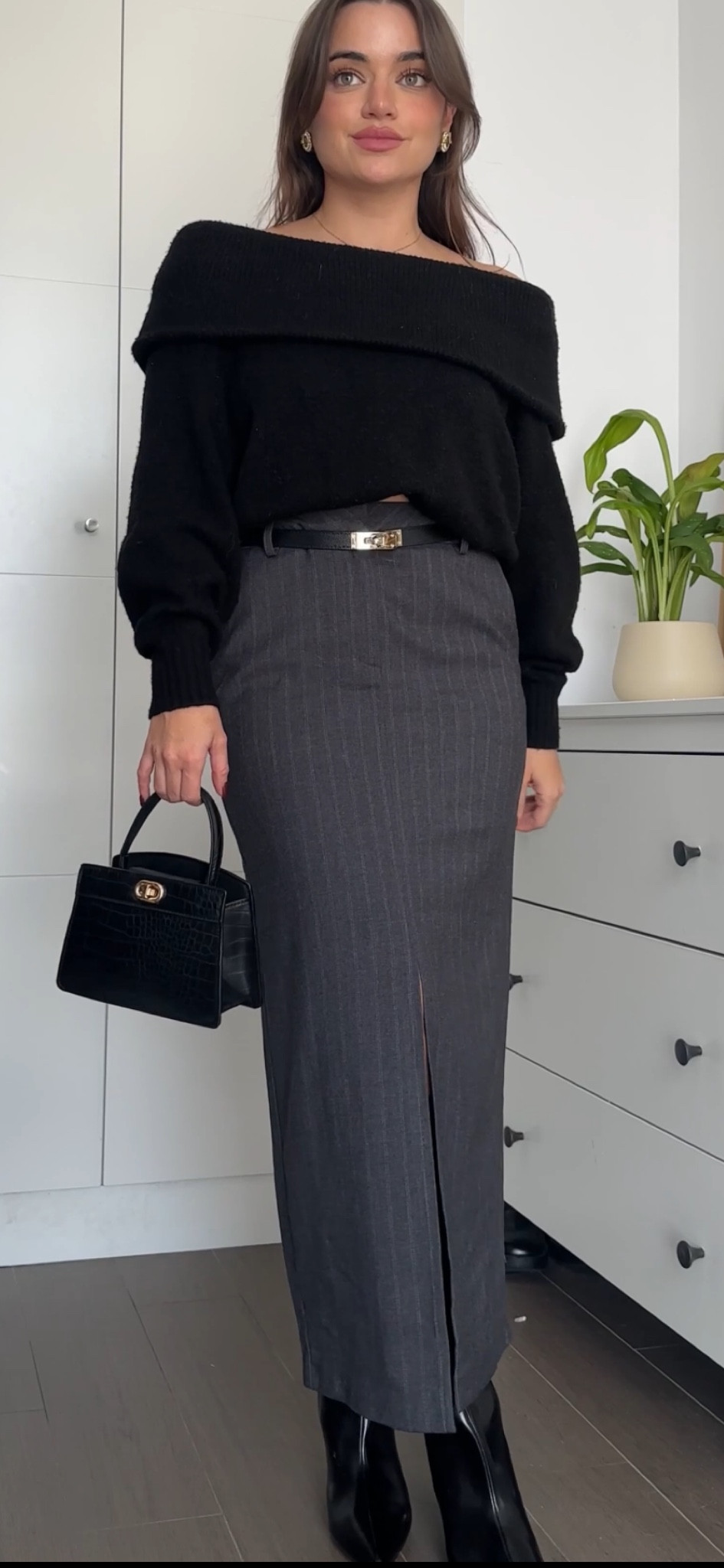 Outfit con falda larga gris! Me encanta como se ve con botas altas 🖤  

#LTKstyletip #LTKfindsunder100 #LTKCyberWeek