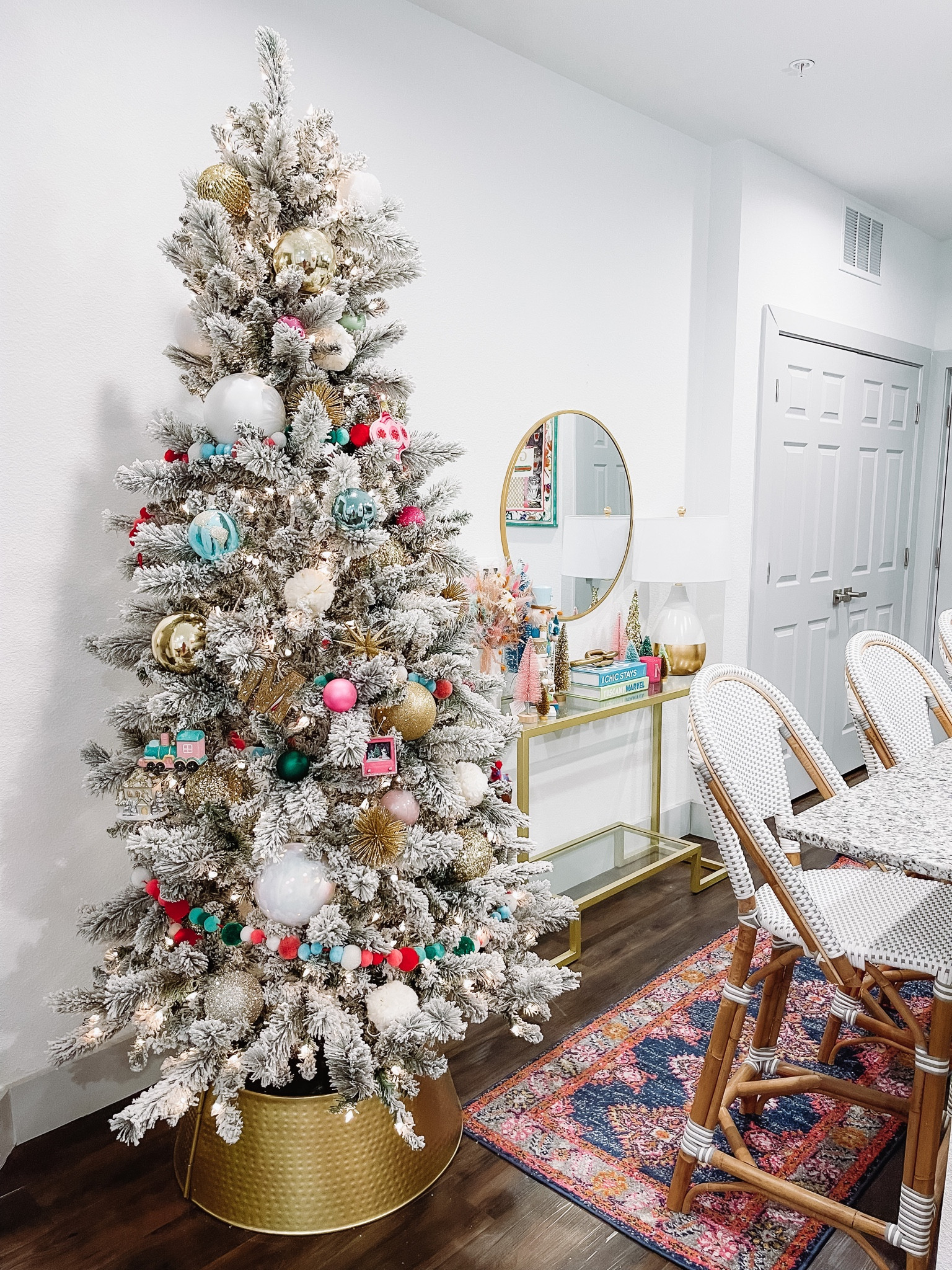 Christmas Decor !!!! 🎄🤍🪩💕❄️

#LTKhome #LTKHoliday #LTKSeasonal