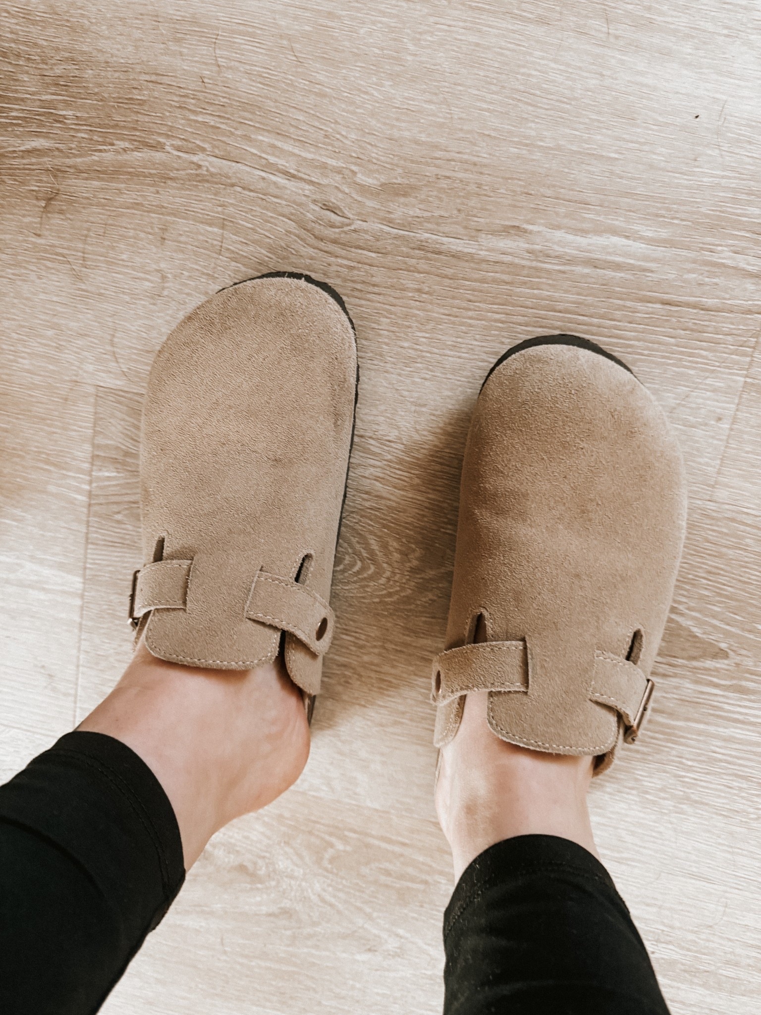 Comfortable clogs for the season - these are my go to. Have them in 2 colors

#LTKSaleAlert #LTKFindsUnder100 #LTKFindsUnder50