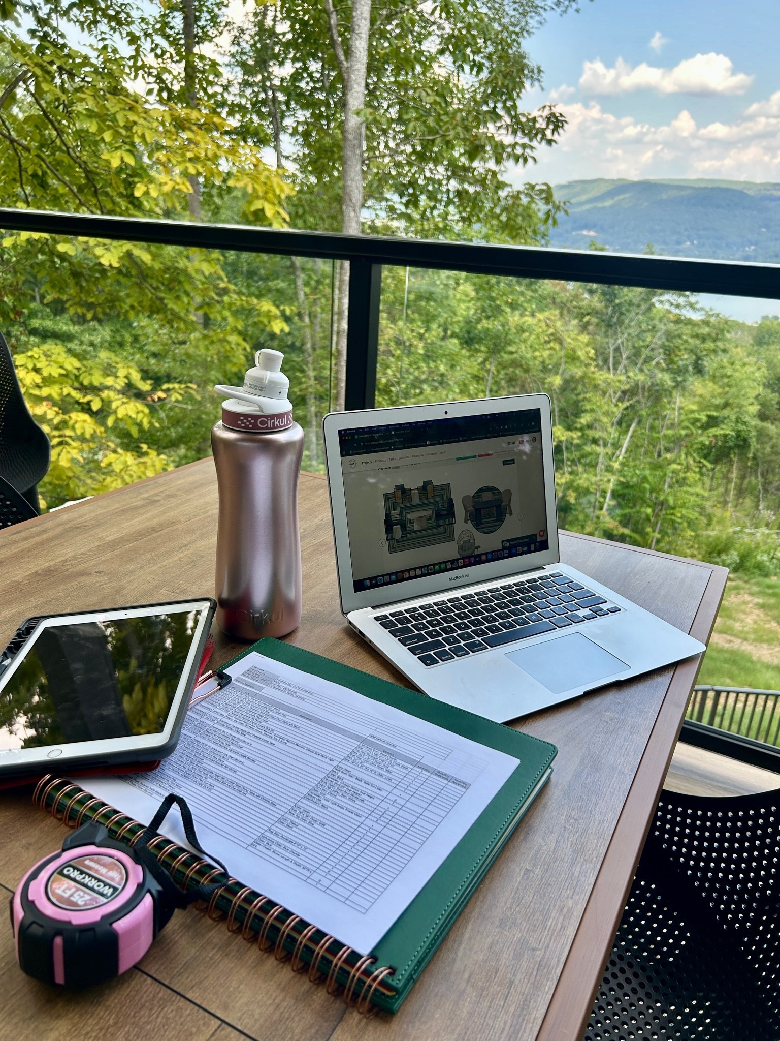 Nice view but my Cirkul was the real MVP during this project install

#LTKstyled #LTKunder50 #interiordesign #STRdesign #workdesksetup #Monda motivation #cirkul #hydration #interiordesignerlife #worksetup

#LTKHome