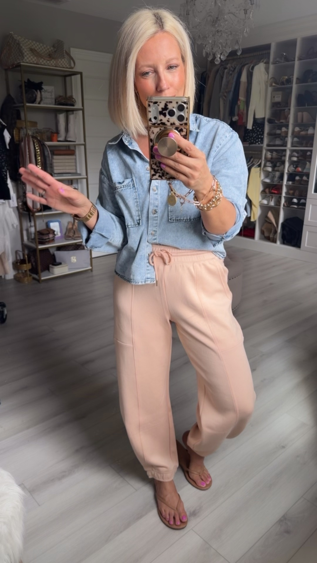 I love these joggers so when I saw the new colors I grabbed them ASAP!!! I love the fit and the scuba knit material!!
⬇️⬇️⬇️
Joggers small
Top medium

#LTKSaleAlert #LTKActive #LTKmomlife