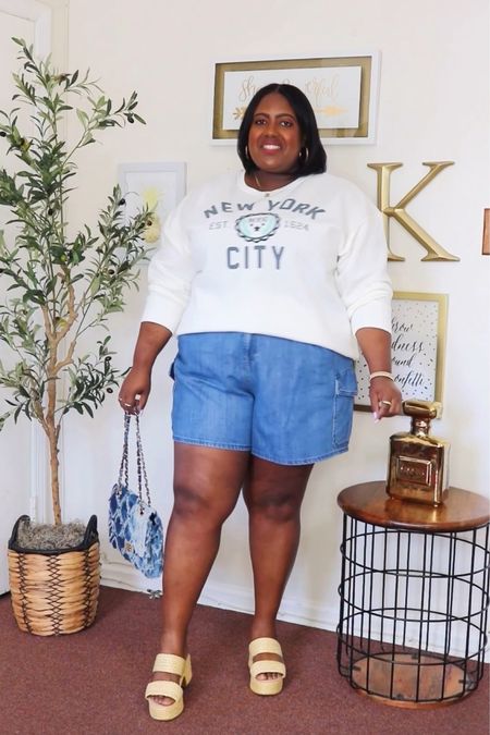 Casual plus size Sprinh outfit inspo. 

#LTKplussize #LTKSeasonal #LTKfindsunder50