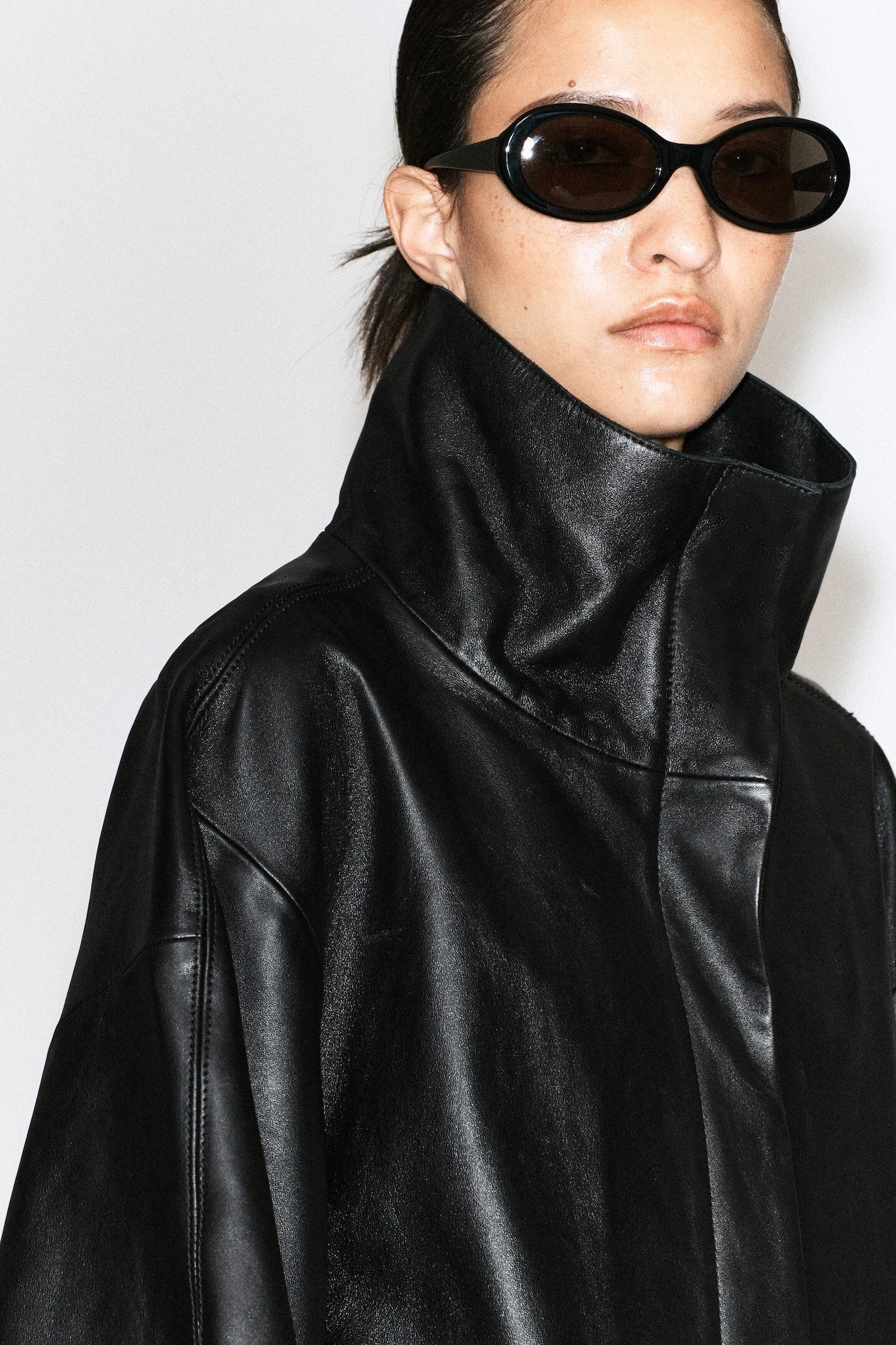 LEATHER MOCK-NECK JACKET

#LTKootd #LTKTravel #LTKWorkwear