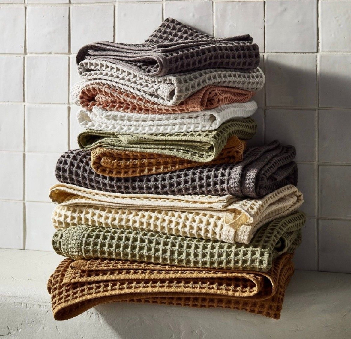 These towels instantly make your bathroom feel like a spa 😮‍💨
Soft waffle texture + perfect neutral tones = obsessed.

Such an easy upgrade.
👉 Linked in my LTK 🛒✨

#AmazonFinds #HomeFinds #BathroomAesthetic #NeutralHome #HomeUpgrade #AmazonHome #LTKHome #CozyHome #BathroomInspo
