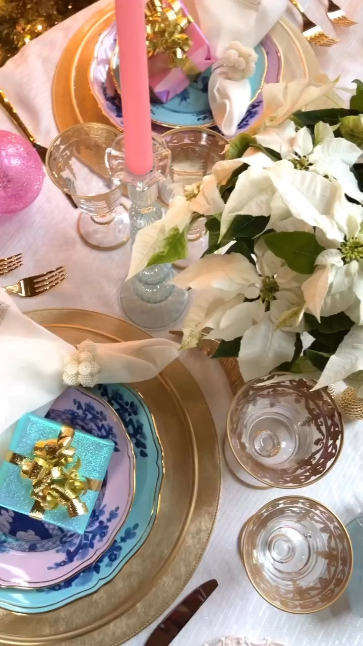 Elegant pastel Christmas!💙🎄💗

#LTKSeasonal #LTKHoliday #LTKParties