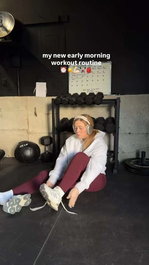 Early Morning Workout Routine | Midsize Gym Outfit of the Day | Home Gym Essentials | Size 10/12 | M/L | 5'3" 

 #LTKfitnessgoals #LTKmorningroutine #LTKActive