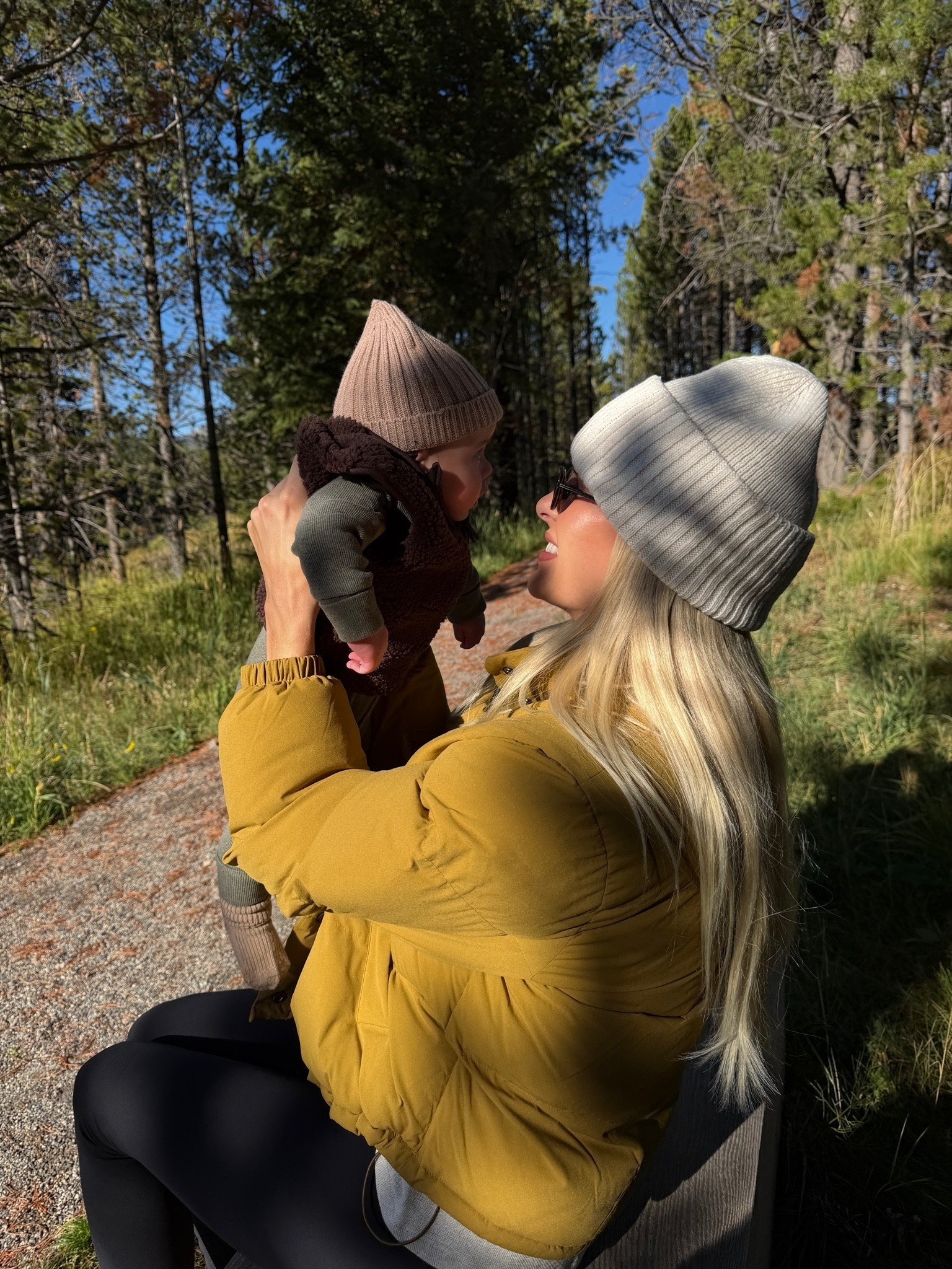 SIZE: 6 in jacket, 4 in leggings (28”), shoes run tts! #kathleenpost

Mountain vacay vibes, Montana outfit Inspo, walking outfit

#LTKootd #LTKmomlife #LTKBaby