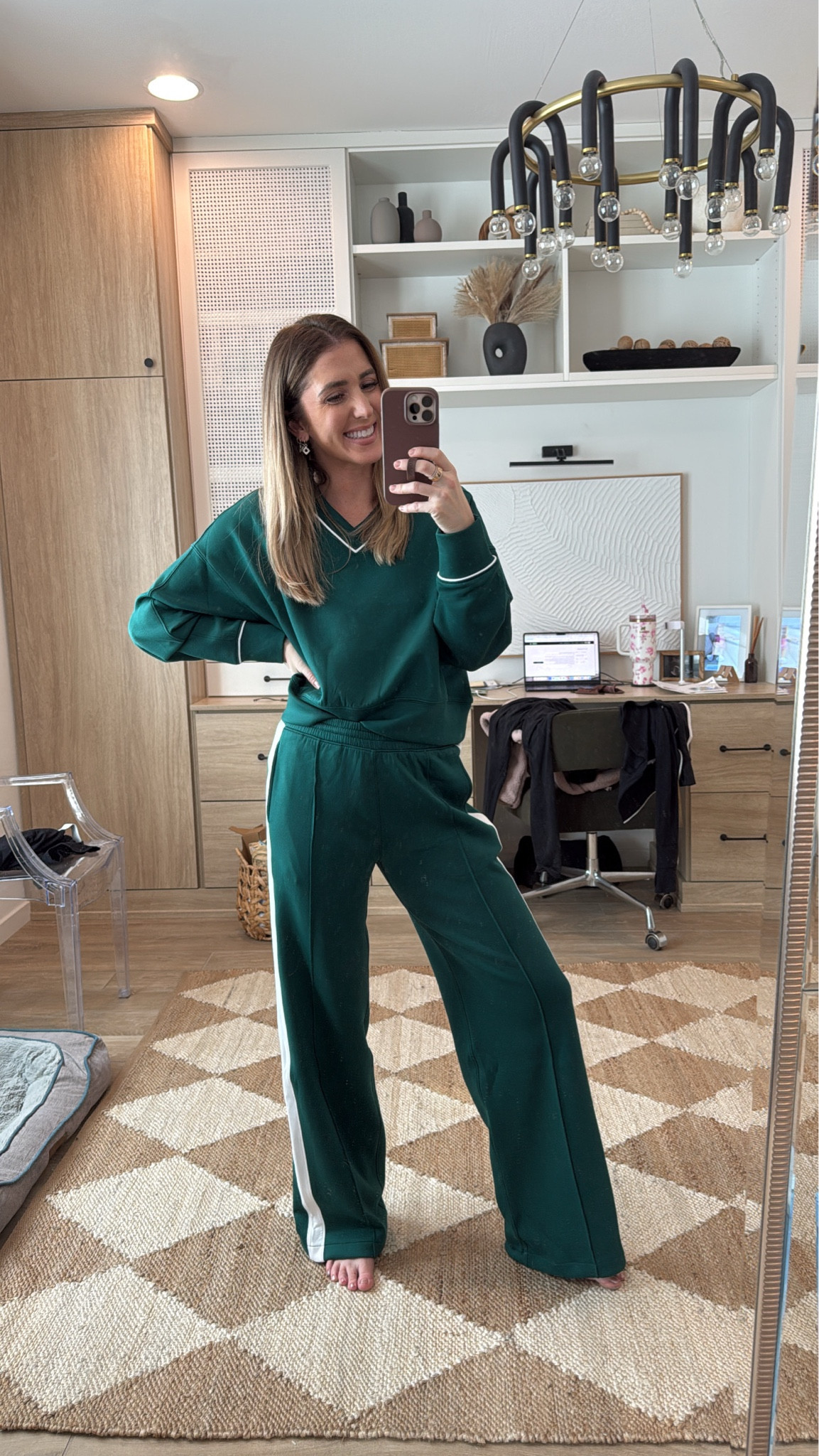 Love this cozy set from Abercrombie. It’s currently on sale plus use code AFYPB to save an additional 15% off! I’m wearing XS in the top and bottoms.

Lounge set
Sweatpants 
Abercrombie YPB

#LTKFindsUnder100 #LTKStyleTip #LTKSaleAlert