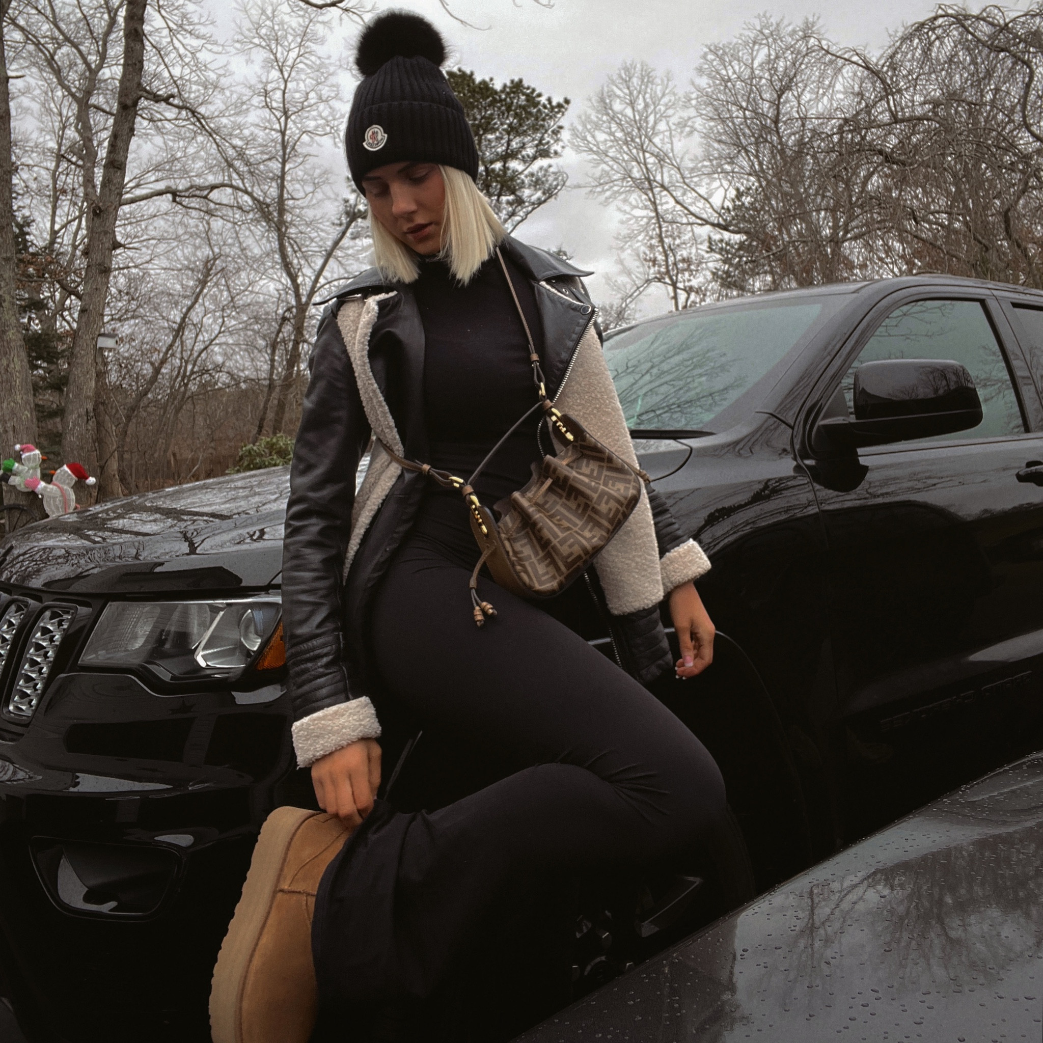 🌧🐻❄️☃️

#LTKHoliday #LTKSeasonal #LTKGiftGuide