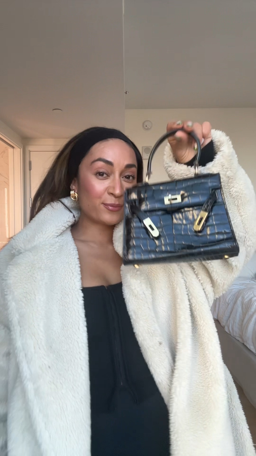 Shearling Coat Outfit Idea & Inspo for a casual winter outfit idea