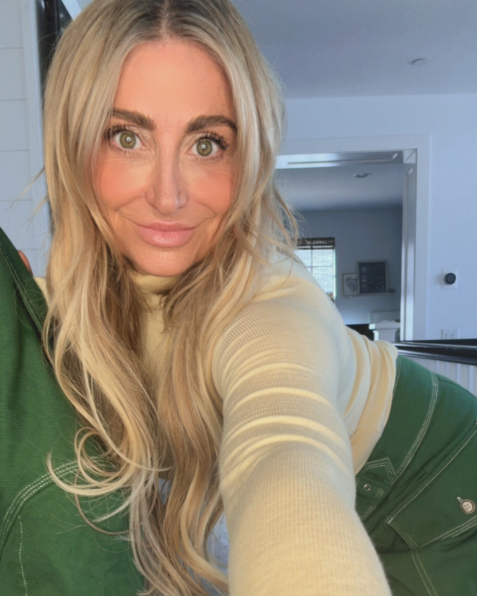 Green blazer and green skirt are having a moment 💚

#LTKshoecrush #LTKworkwear #LTKstyletip