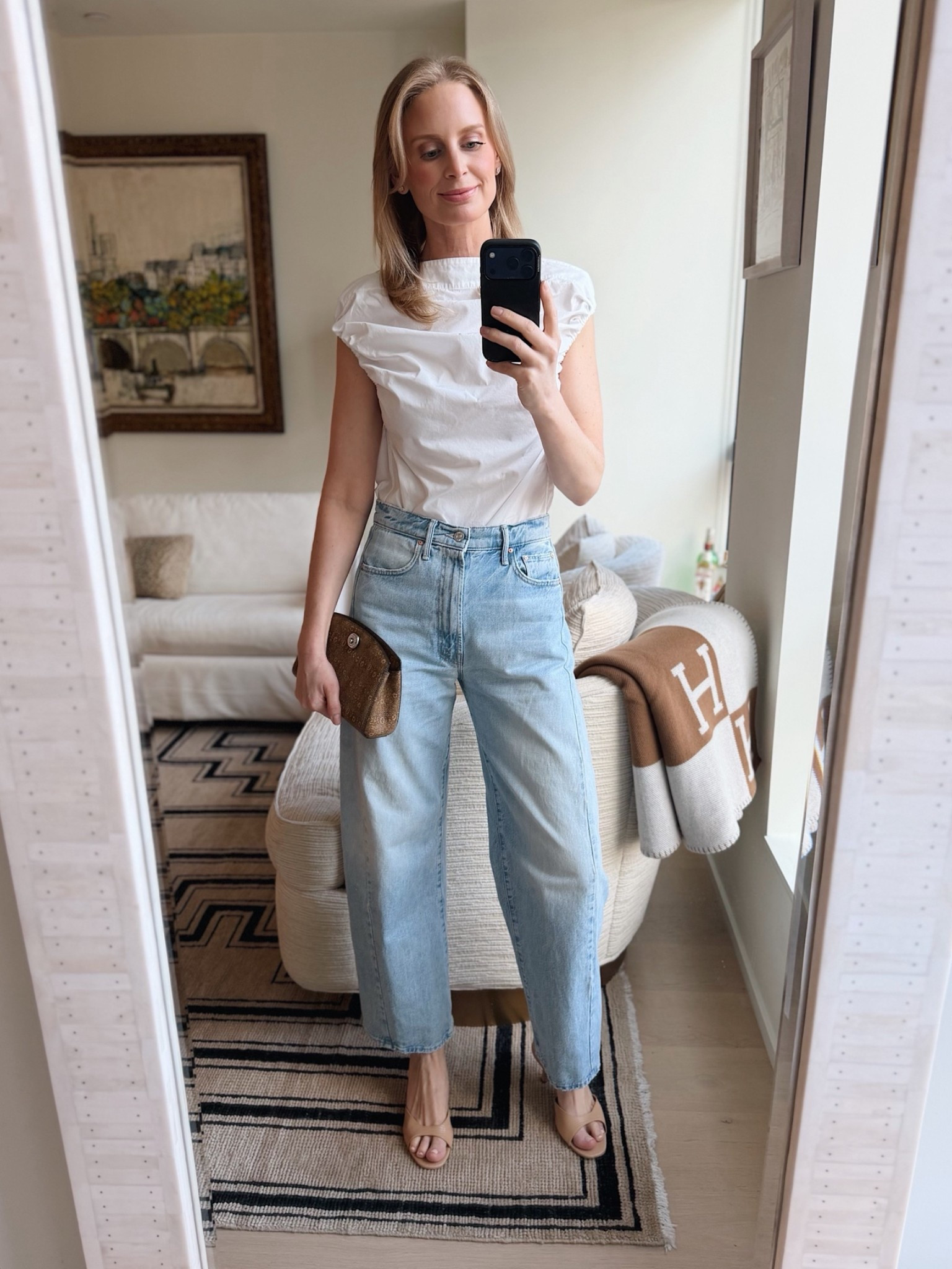 Tonight’s look for dinner! My exact jeans are sold out/old, but I linked the same style in a more cropped version.

#LTKootd