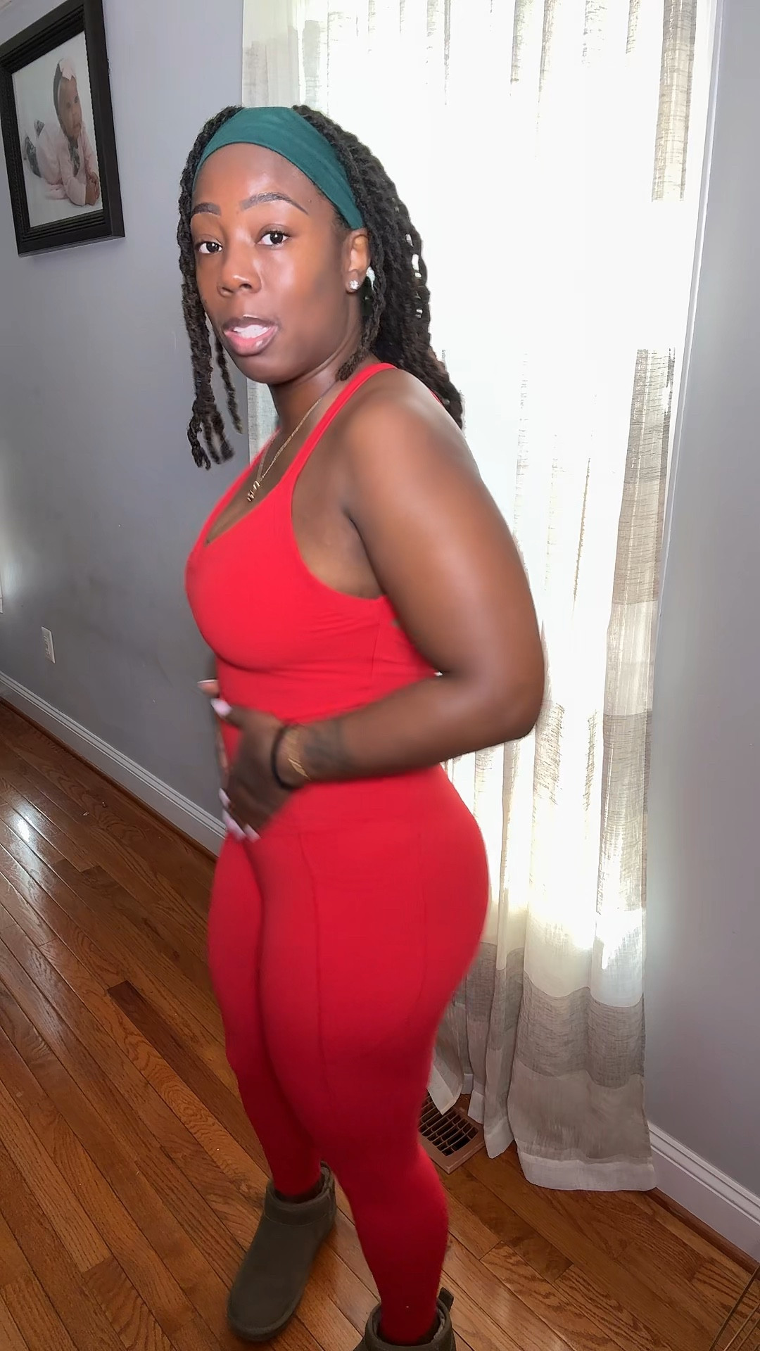 This Halara jumpsuit really surprised me… the sculpting on this is next level. It snatches your waist, smooths everything out, and still feels comfortable enough to wear all day. And yes… it has pockets 👀

Perfect for workouts, errands, or just throwing on and still looking put together.

#halara #halarajumpsuit #athleisurewear #tummycontrol #workoutset #everydayoutfit #gymwear #springoutfits #comfystyle #tiktokshopfinds

#LTKActive