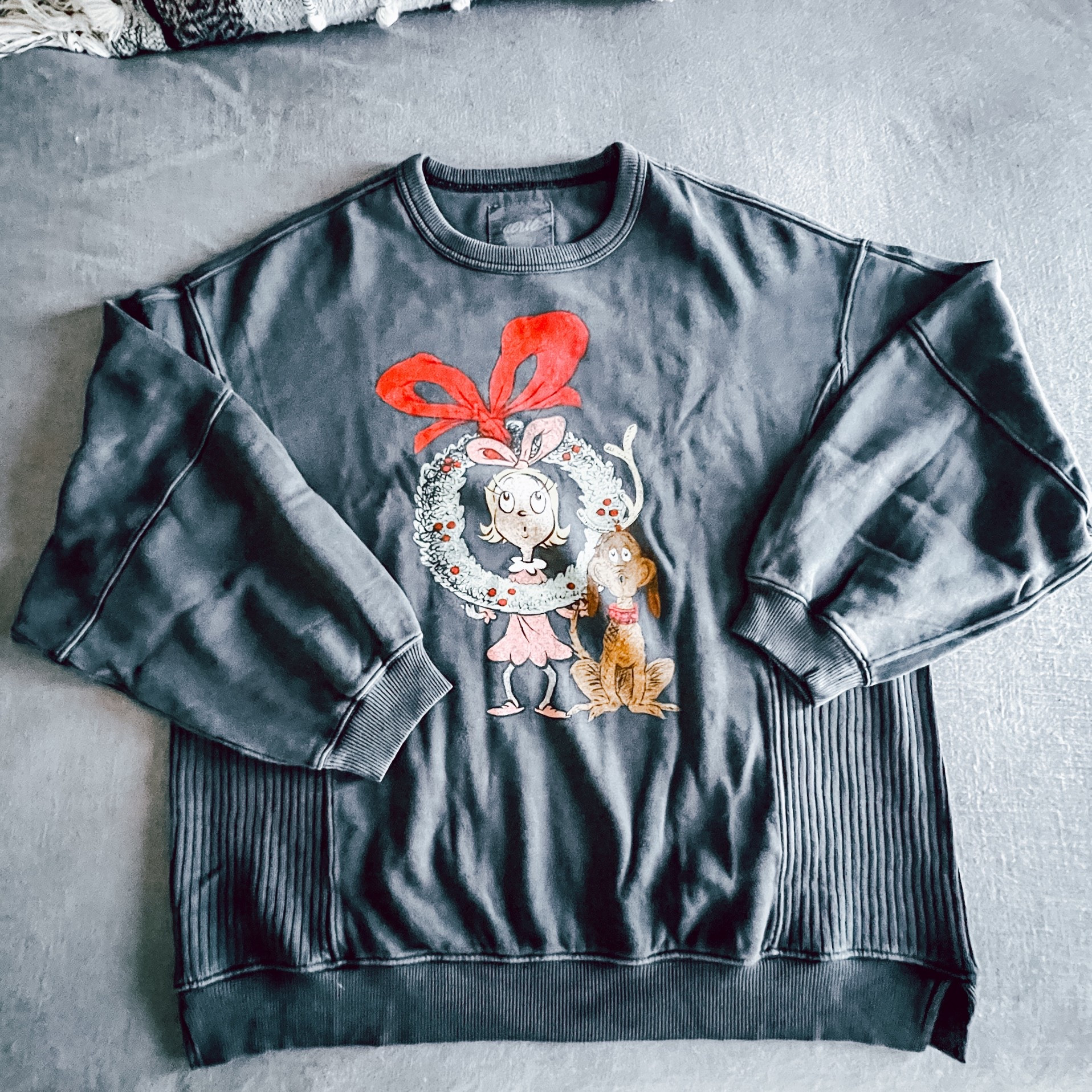 IT’S BACK!! The coziest Xmas sweater there ever was — little Cindy Lou Who 🥰

Christmas, holiday shopping; gift guide, Christmas shopping, Black Friday, cyber Monday, aerie, American Eagle, sweatshirt, crew neck, Christmas jammies, pajamas l, Christmas pajamas, lounge, comfy cozy, comfy outfit, casual outfit, mom style, sahm style, lounge set

#LTKSeasonal #LTKGiftGuide #LTKHoliday