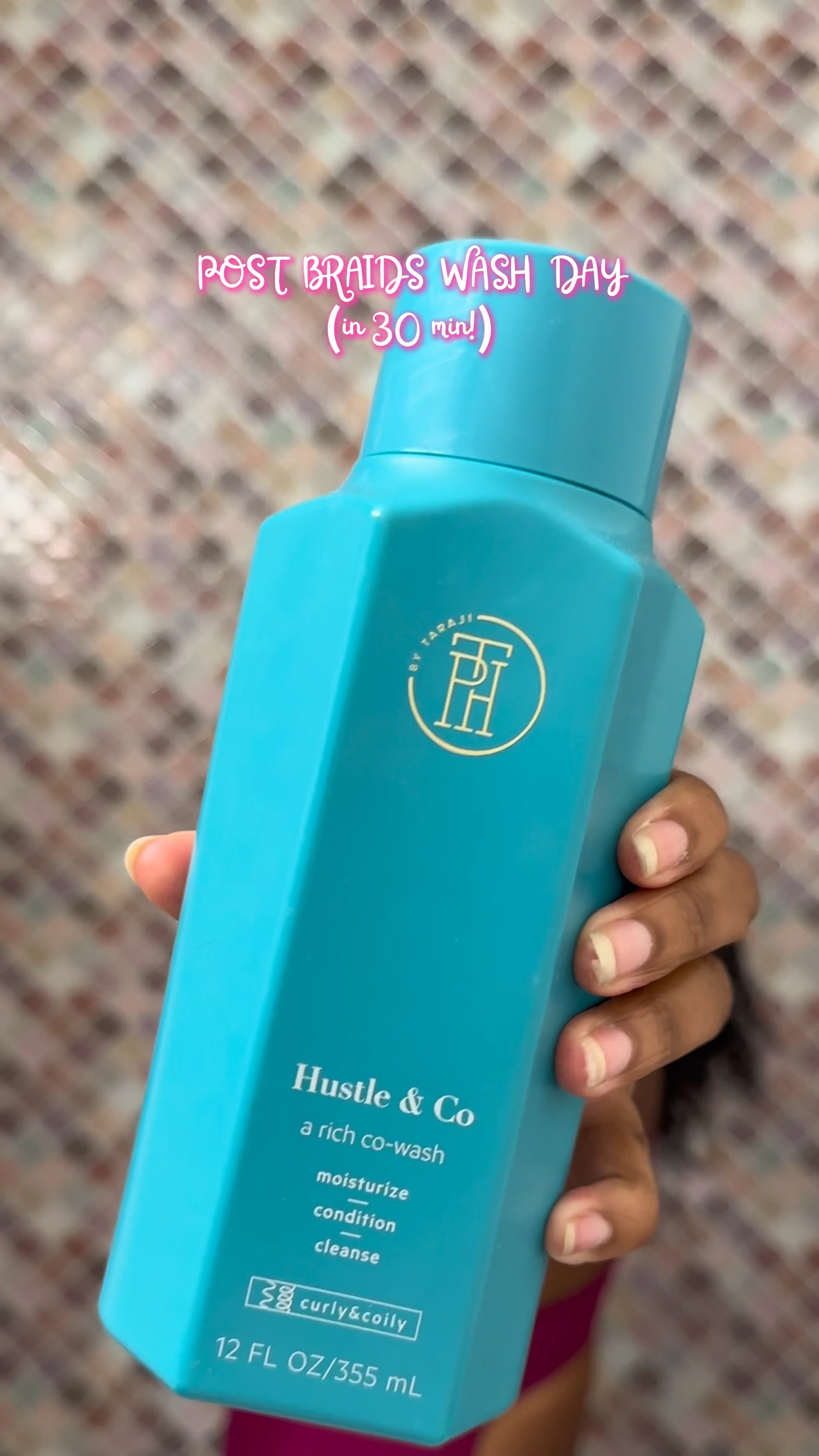 Its so weird seeing myself with black hair again Lolol
Using:
@amika cleansing oil and exfoliating shampoo @tphbytaraji cowash
@briogeo don't despair, repair mask @fhiheat unbrush