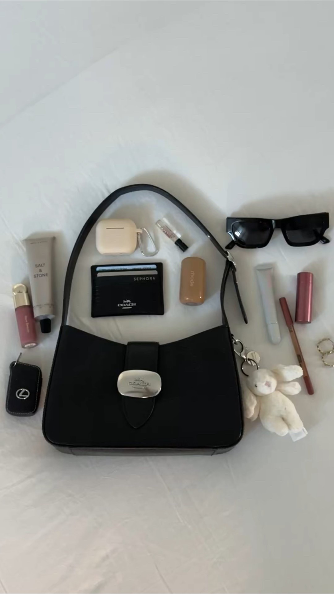 what’s in my bag edition 💗


#LTKSeasonal #LTKMidsize #LTKItBag