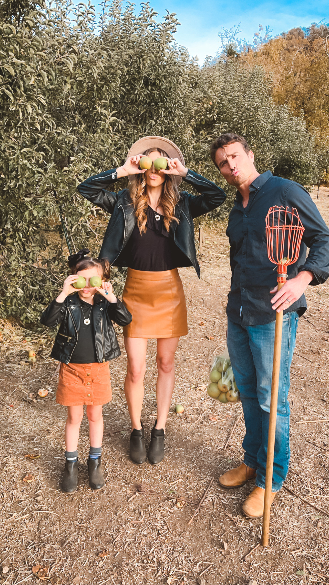 Black and Cameo Outfit 🖤🧡

Skirt, long sleeve, vegan leather jacket, boots and hat. Fall outfit, fall photo outfit.

#LTKHoliday #LTKFindsUnder100 #LTKSeasonal
