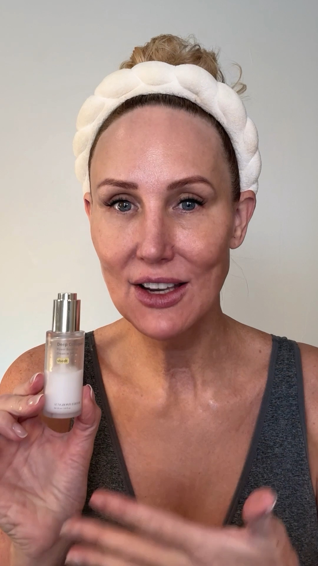 Let’s talk about the skin flooding trend! 

#skinflooding #skincaretips #antiagingskincare #koreanskincare #skincareover40 