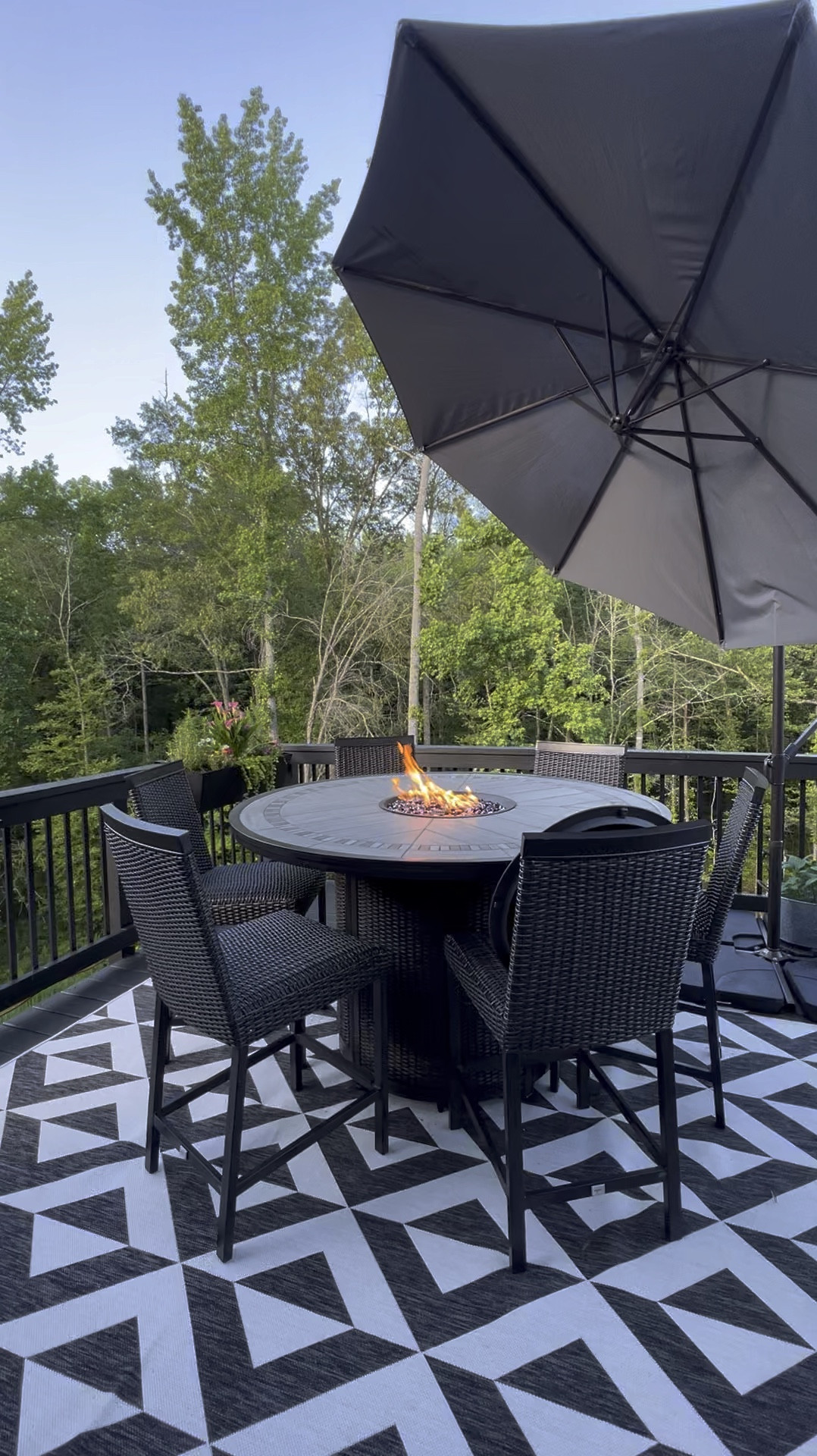 Summer Night Vibes on the deck!