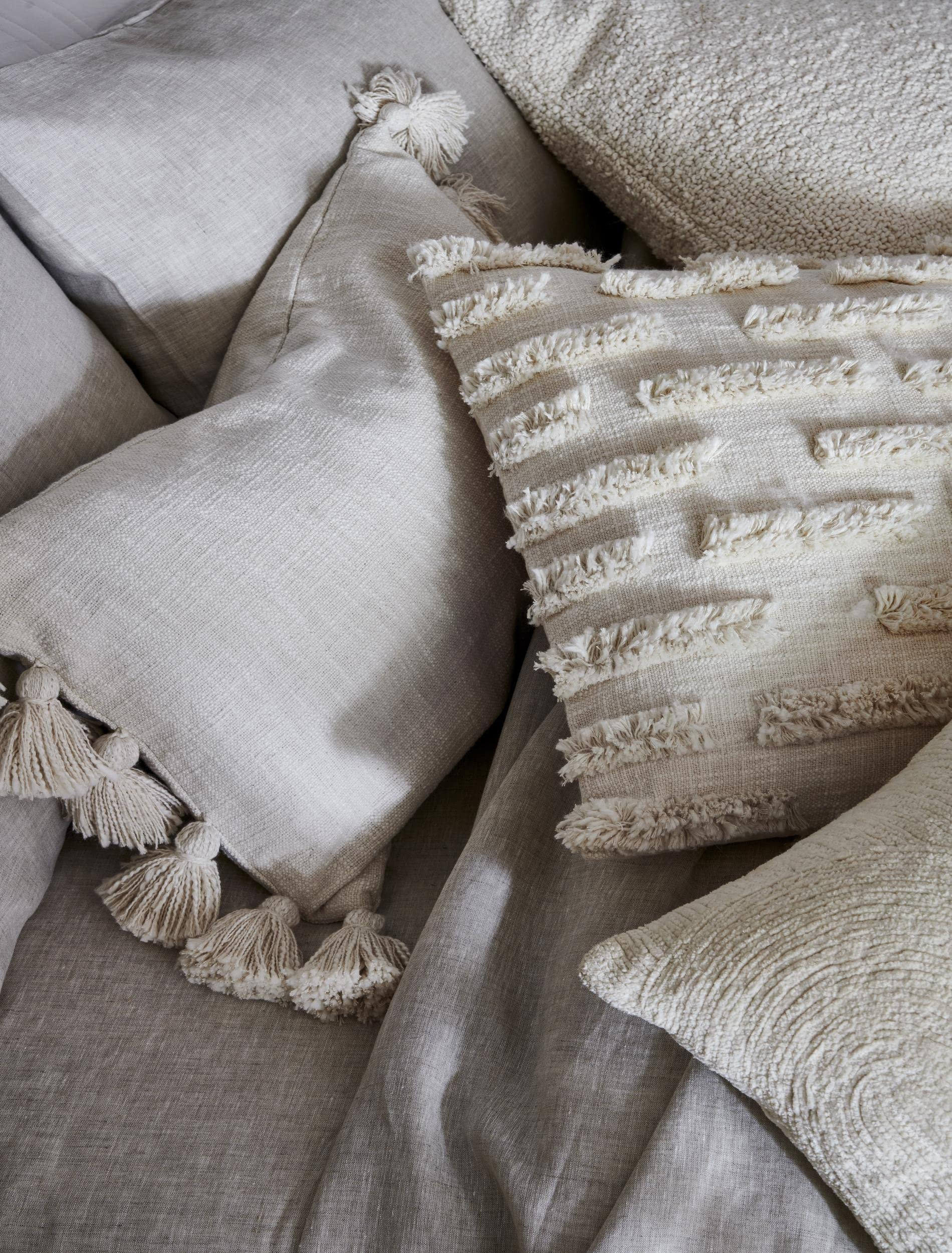 Acrylic Nightstand Side Table Modern Design Clear Home Decor Display End Table for Living Room (G... | Amazon (US)