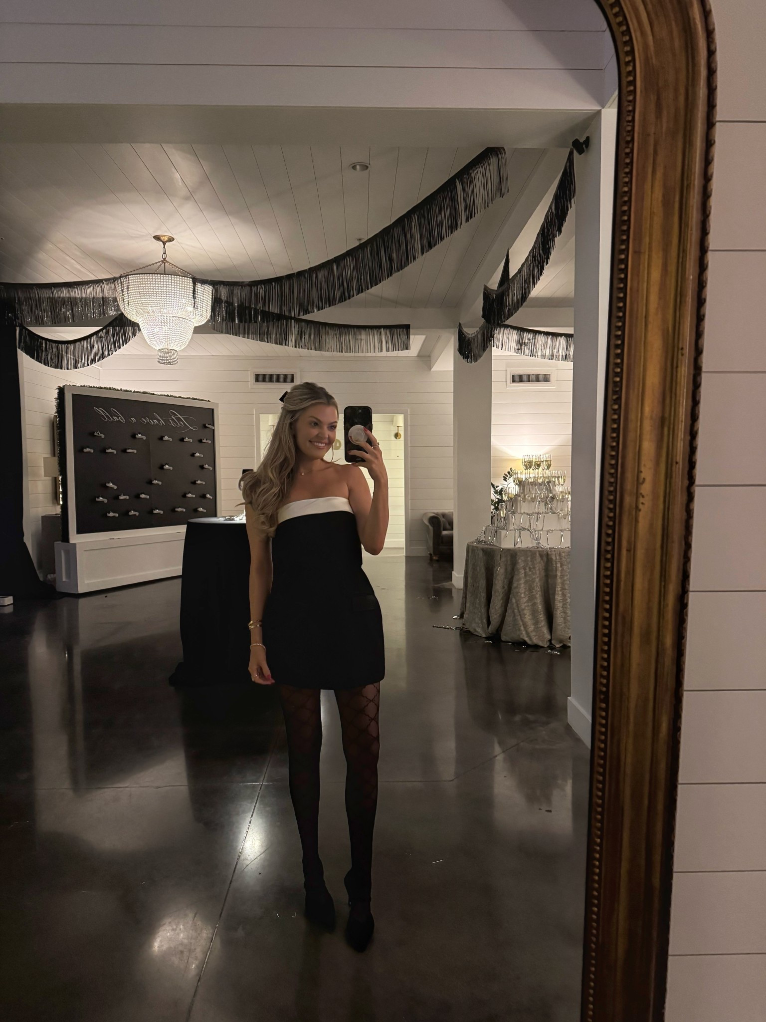 tonight’s look for our boxwood christmas party 🥂🎄 (wearing size XS)

christmas eve outfit, christmas party outfit, amanda uprichard, black heels, holiday party outfit, black dress, lbd, couples 

#LTKHoliday #LTKootd