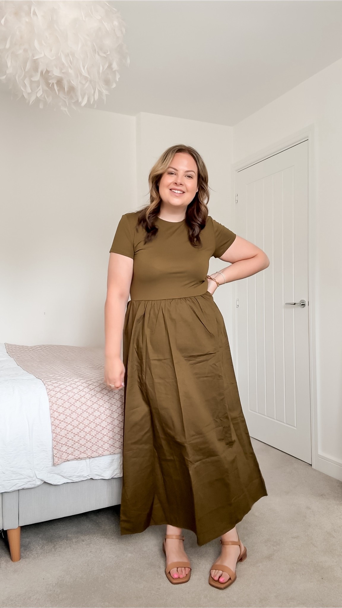 Khaki midi dress 

I’m wearing a size L 

#LTKmidsize #LTKdresses #LTKuk
