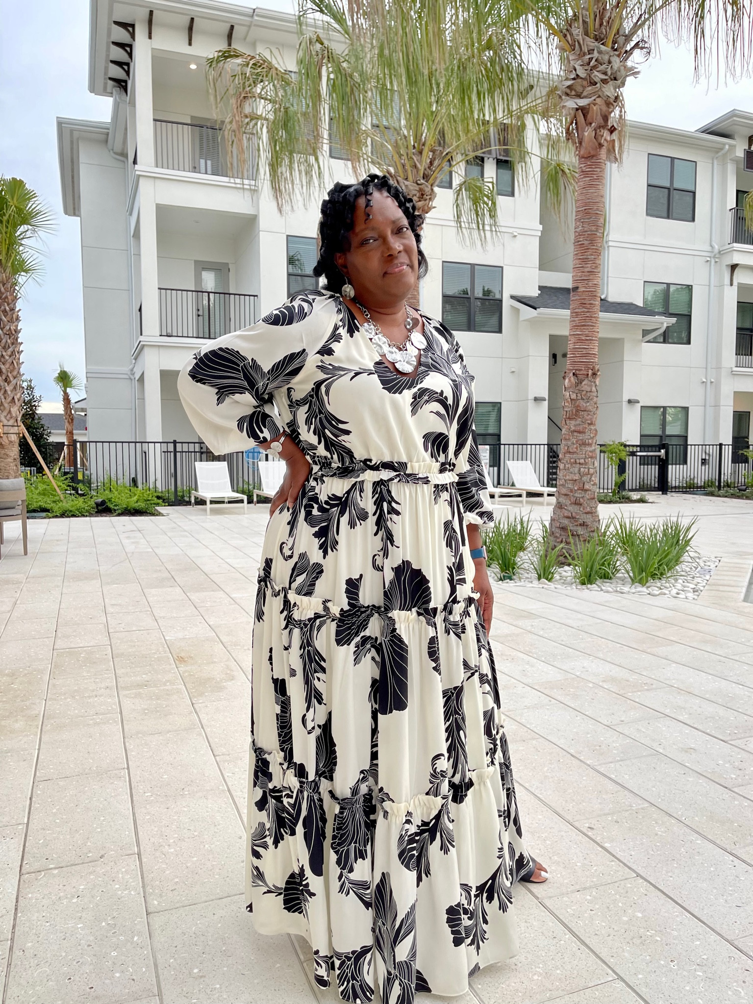 Loving this Express elegant black and cream tiered maxi dress 

#LTKstyletip #LTKworkwear #LTKcurves