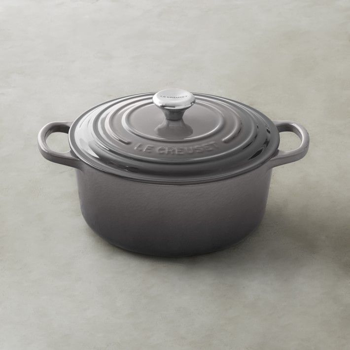 Le Creuset Signature Enameled Cast Iron Round Oven | Williams-Sonoma