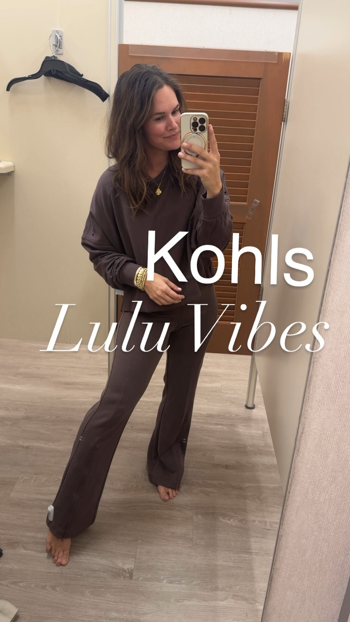 Like and comment “COMFY OUTFIT” to have all links sent directly to your messages. Y’all I love this athleisure find from kohls. Great look for less. Lounge pants have the nicest details, material and ribbed texture. Chic color options. Also love the pullover perfect for travel or mom life ✨ 
.
#kohls #athleisure #travelstyle #momstyle #loungeset #casualstyle #casualchic #streetstyle 

#LTKSaleAlert #LTKActive #LTKFitness