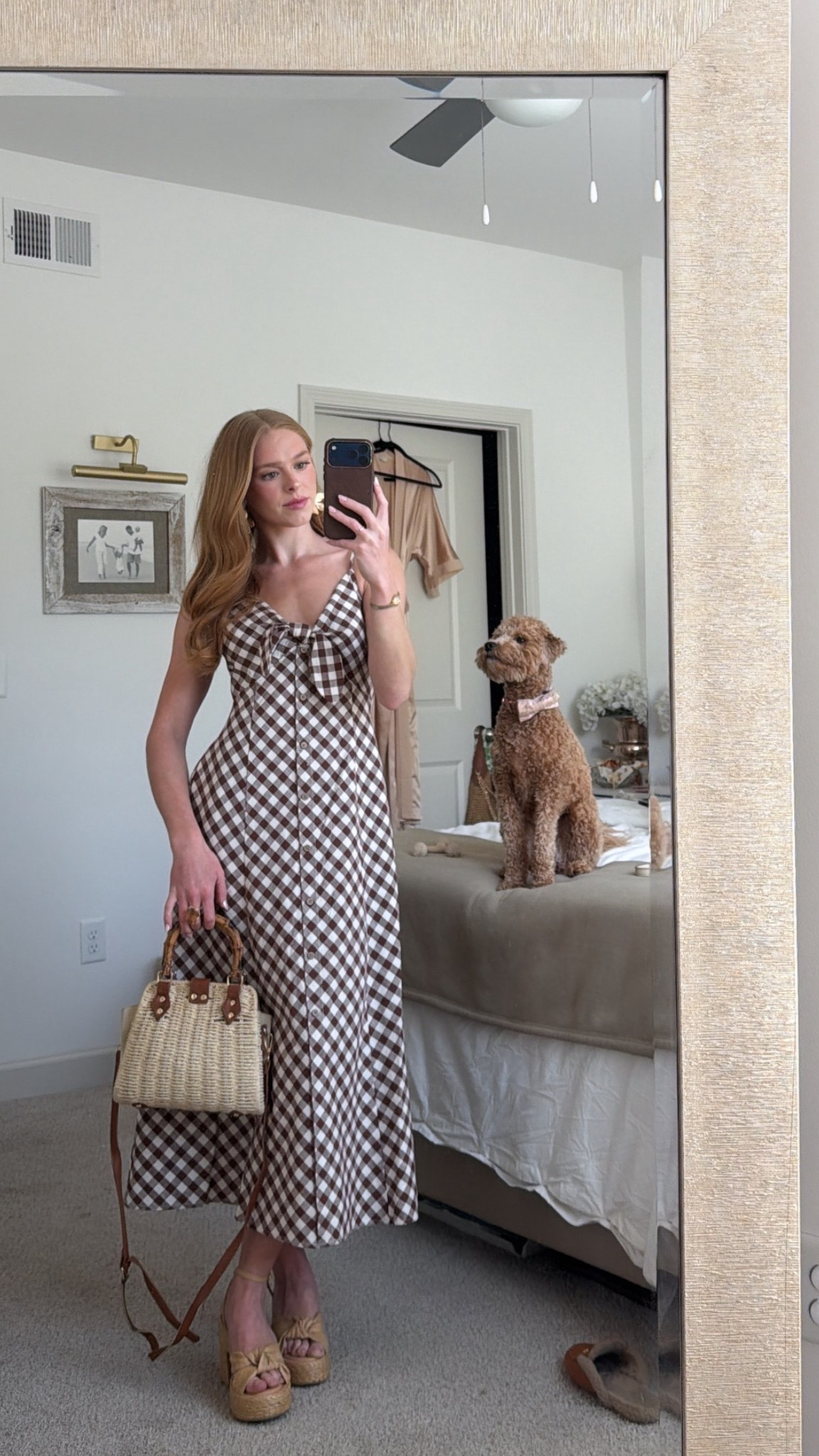 Give me a dress and I’m a happy girl! 👜💄💌