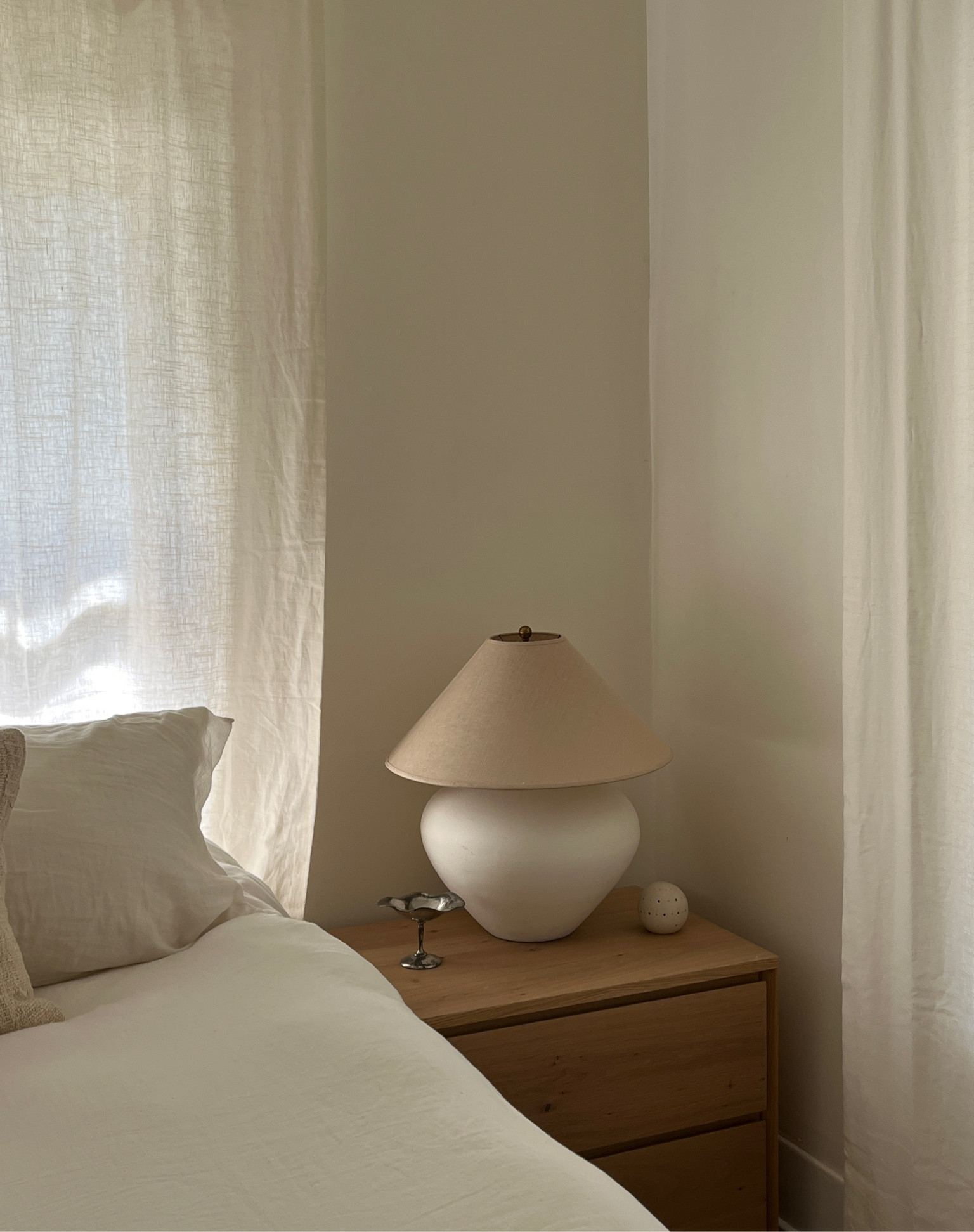 Need some colorful art for this creamy corner 💚