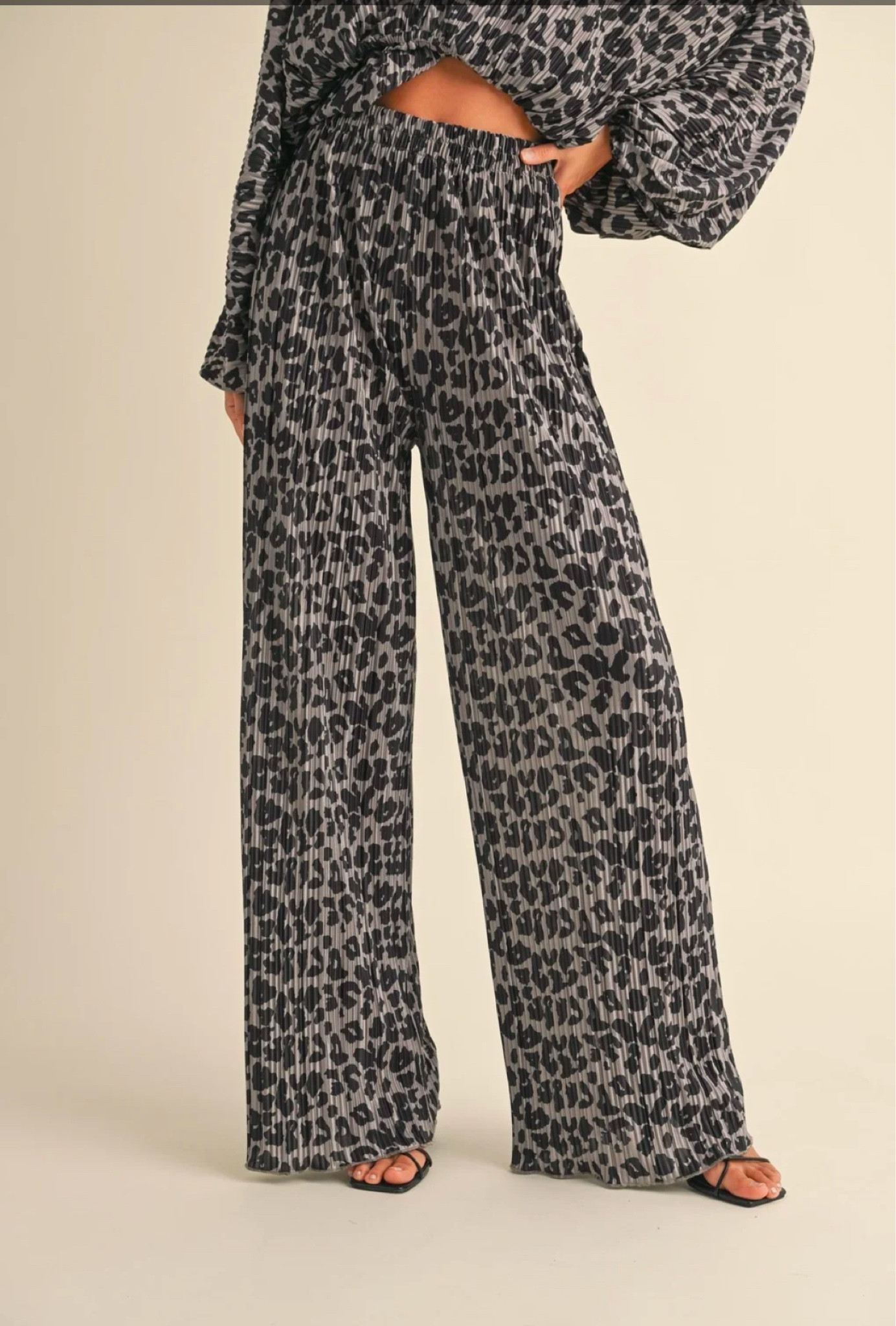 Crinkle catwalk leopard pants
Save with code Insta10

#LTKFindsUnder50 #LTKSaleAlert #LTKStyleTip
