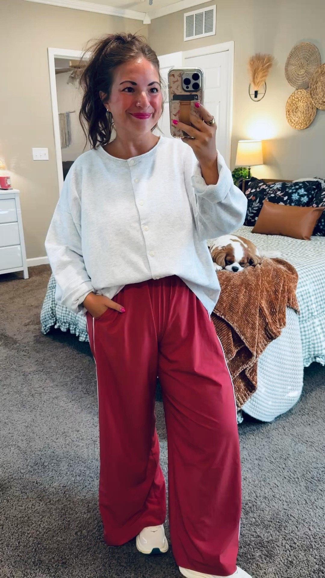 Comfy, casual and perfect for fall! ❤️ Loving these wide-leg pants paired with a cozy button-front sweatshirt for an easy everyday outfit! ✨


hokas: fit oversized // wearing a 4
pants: fit oversized // wearing a medium short
cardigan: fits oversized // wearing a large 

 #LTKootd #LTKMidsize