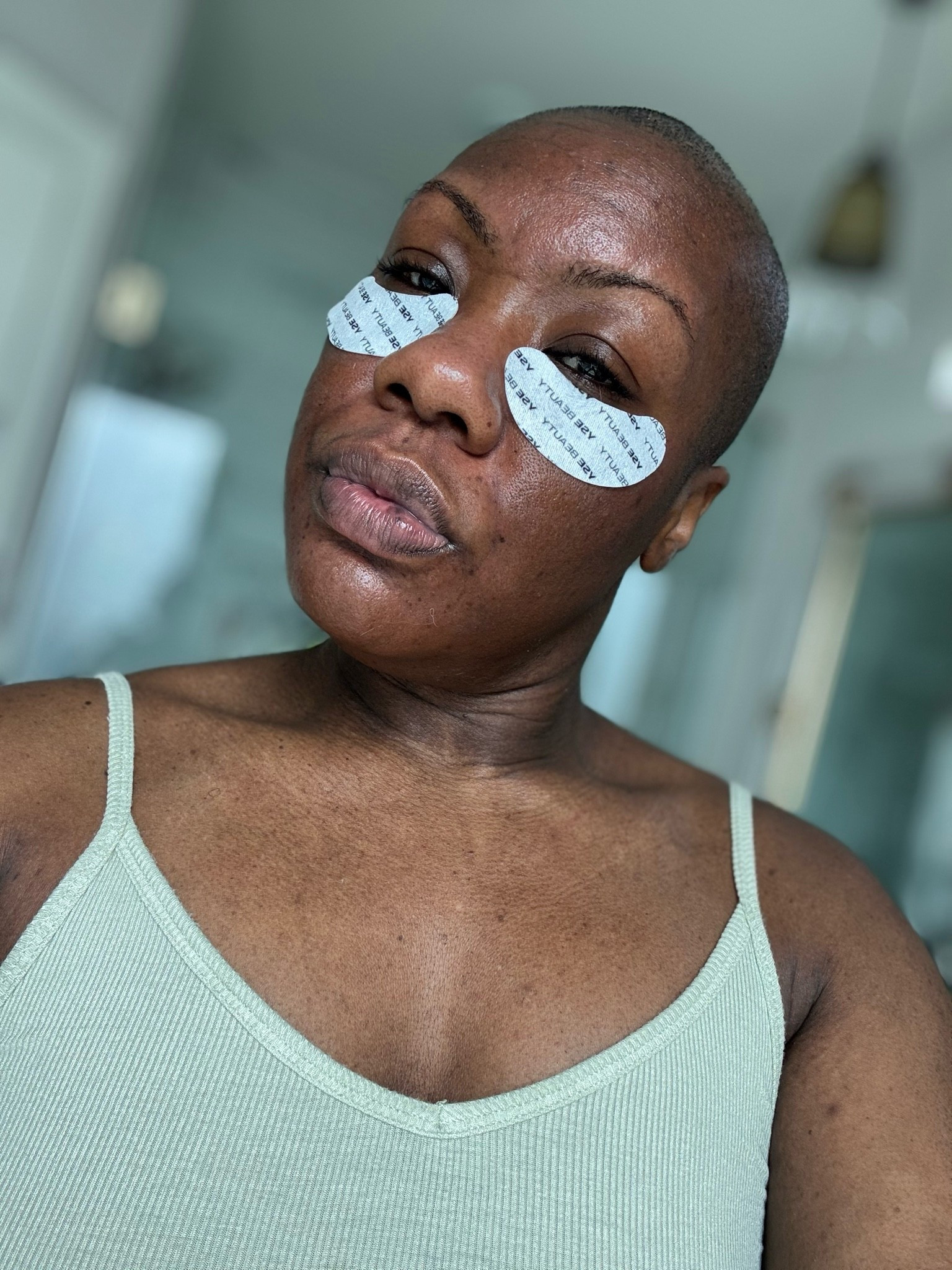 Morning skincare ritual ✨ Depuffing, brightening, and giving my under-eyes the extra love they deserve 💙 Healthy skin, hydrated glow, and self-care moments always. 

#LTKBeauty #EyePatches #UnderEyeCare #SkincareRoutine #MorningSkincare #GlowingSkin #SelfCareSunday #HealthySkinJourney #BeautyFavorites #DarkCircleCare #DepuffingEyeMasks #MelaninSkin #SkincareObsessed #NoMakeupGlow #BeautyRoutineEssentials

#LTKWedding #LTKBeauty #LTKOver40