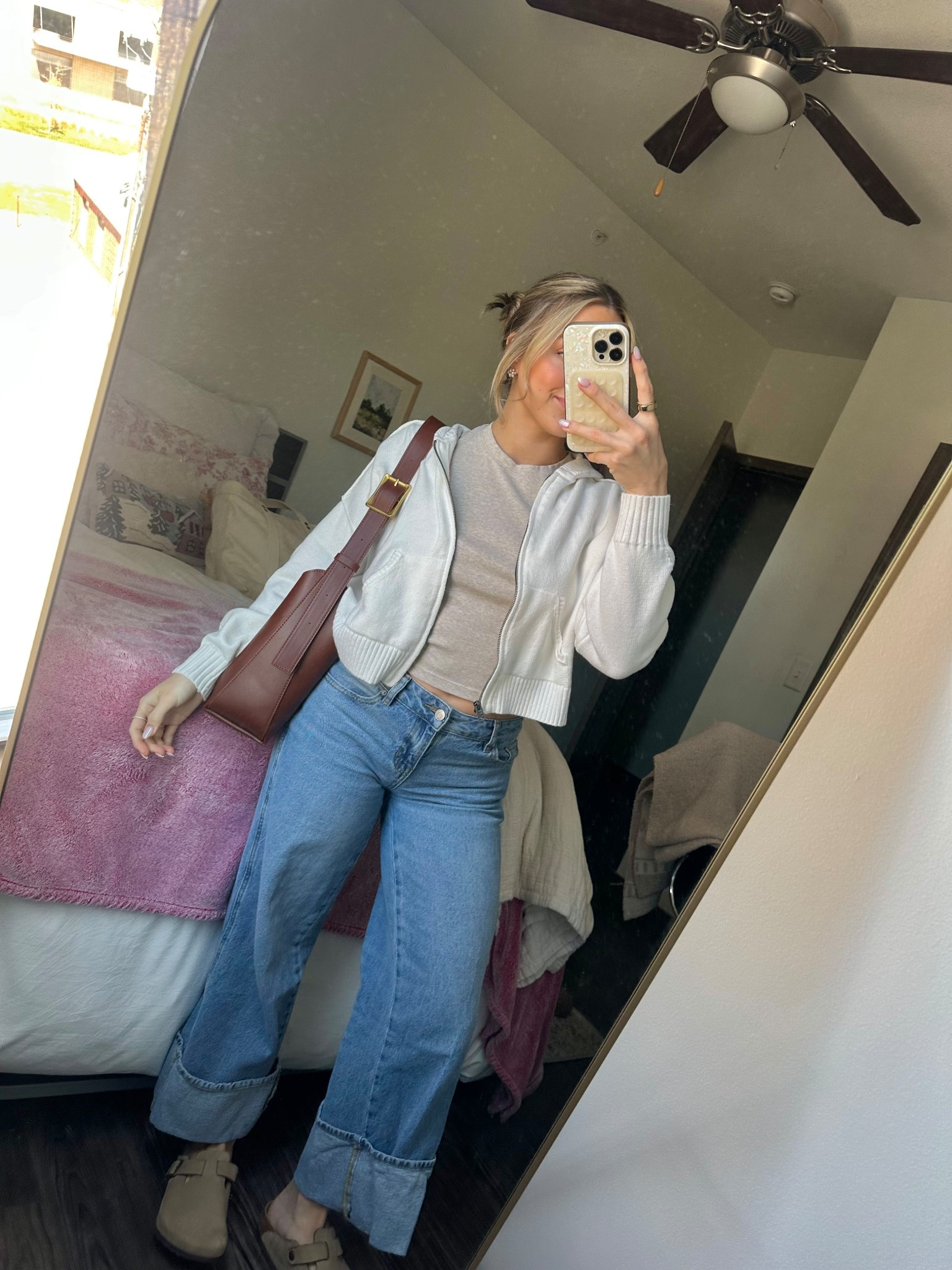 Basic fit ++ my fav Coach Brooklyn Bag dupe from Amazon!! 👜 Low Wasted Pacsun Jeans, Uniqlo Basic Tee, Hollister Zipup Sweater, Birkenstock Boston Clogs

#LTKFindsUnder50 #LTKStyleTip #LTKSeasonal