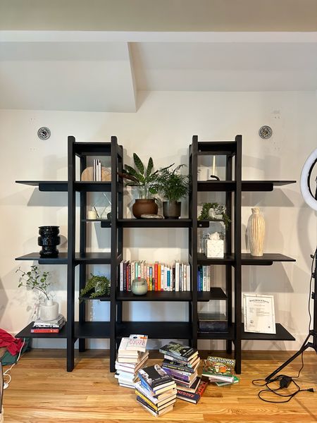 Urban outfitters isn’t selling the bookshelf anymore so i linked a couple other similar ones!

#LTKhome