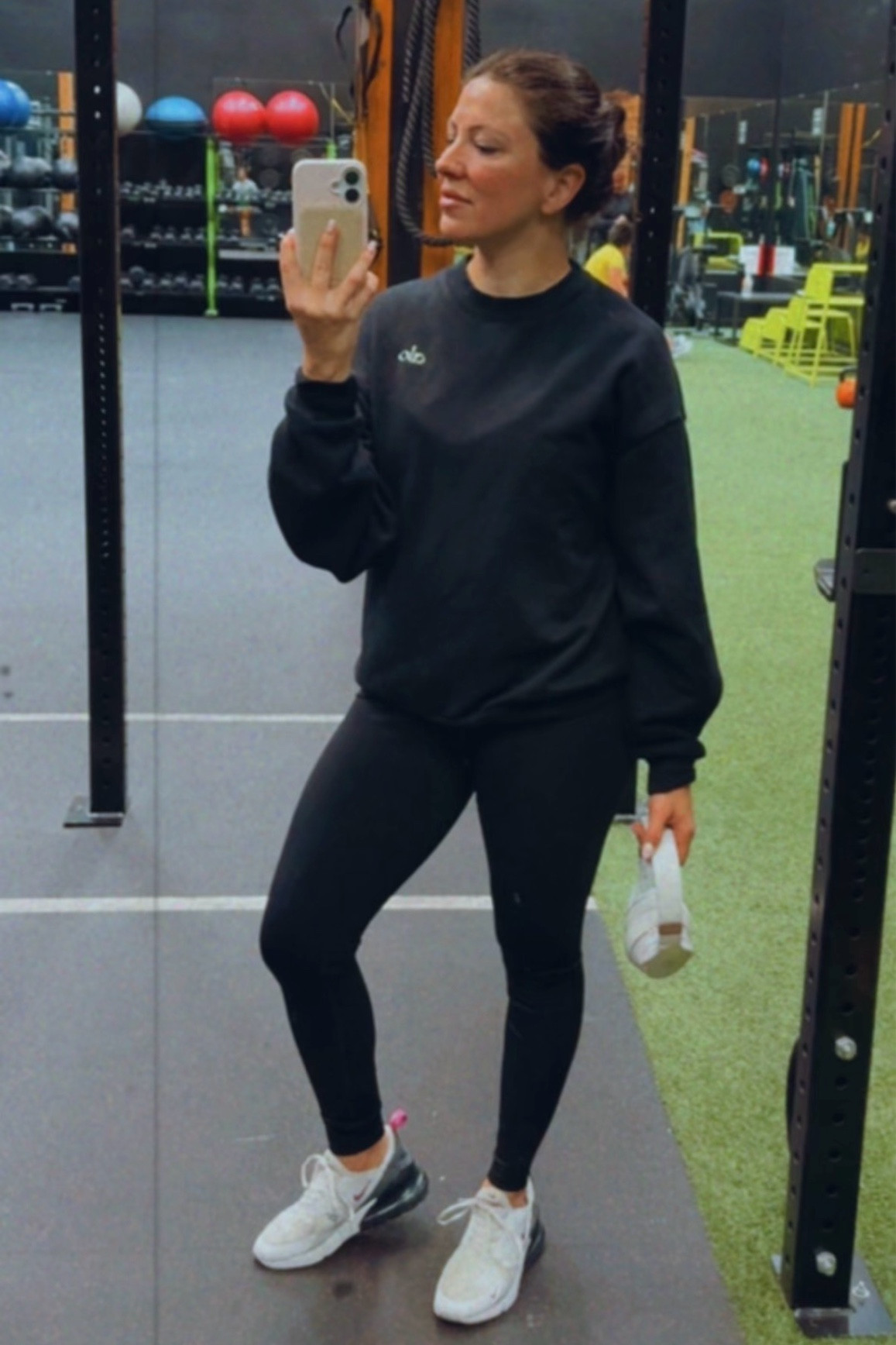 Monday mood: keeping promises to myself 🤍

If you’re waiting for motivation, this is it: just start. Even a 30-minute sweat, a walk, or stretching counts. You’re building trust with yourself every time you follow through.

#LTKfit #MondayMotivation #HotGirlWalkEnergy #ConsistencyOverPerfection #WorkoutStyle #LTKActi