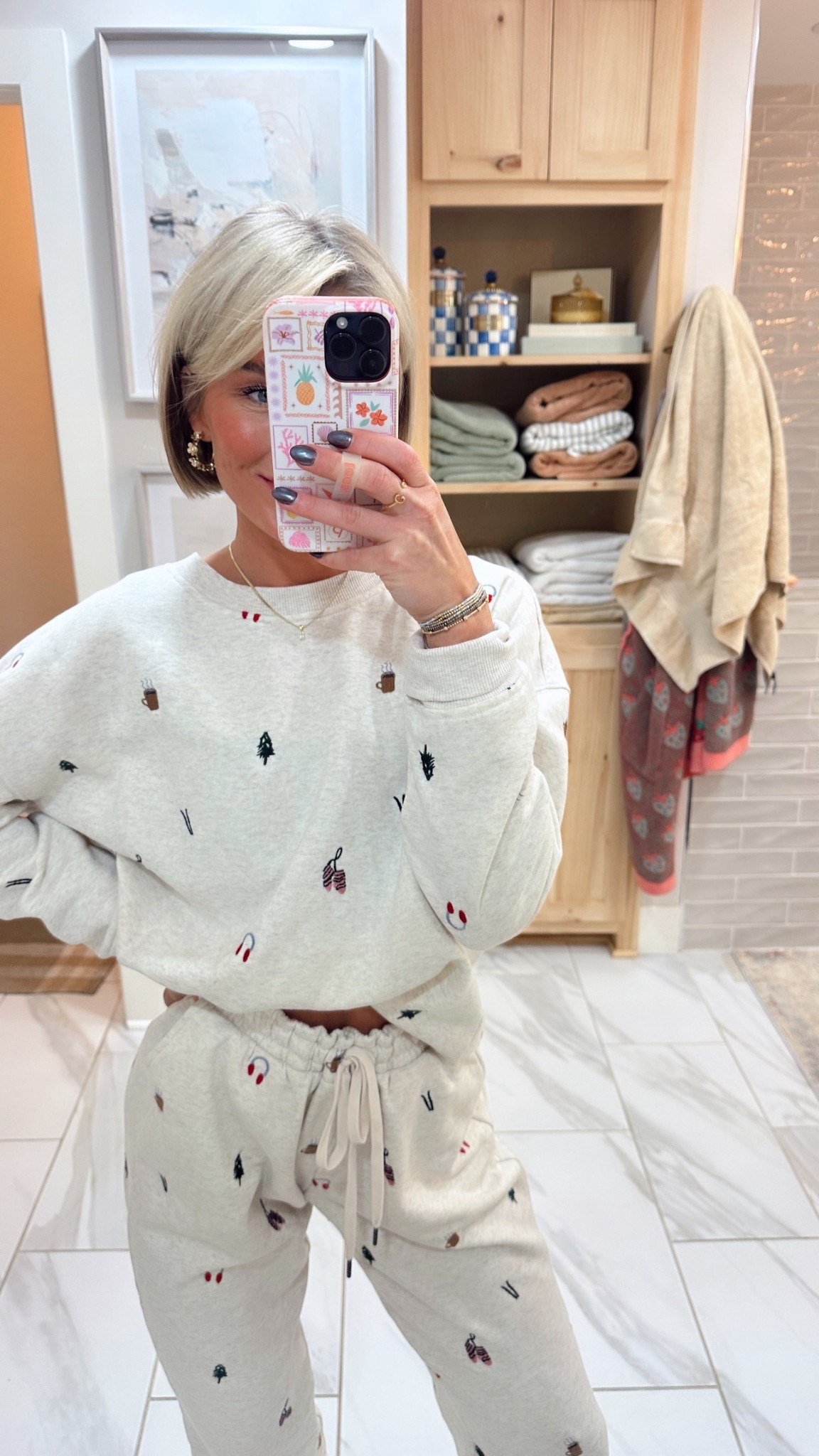 HOW is this set not viral yet 🤯 it’s so good!!!! Small in bottoms and medium in top! 

#LTKmomlife #LTKootd #LTKHoliday