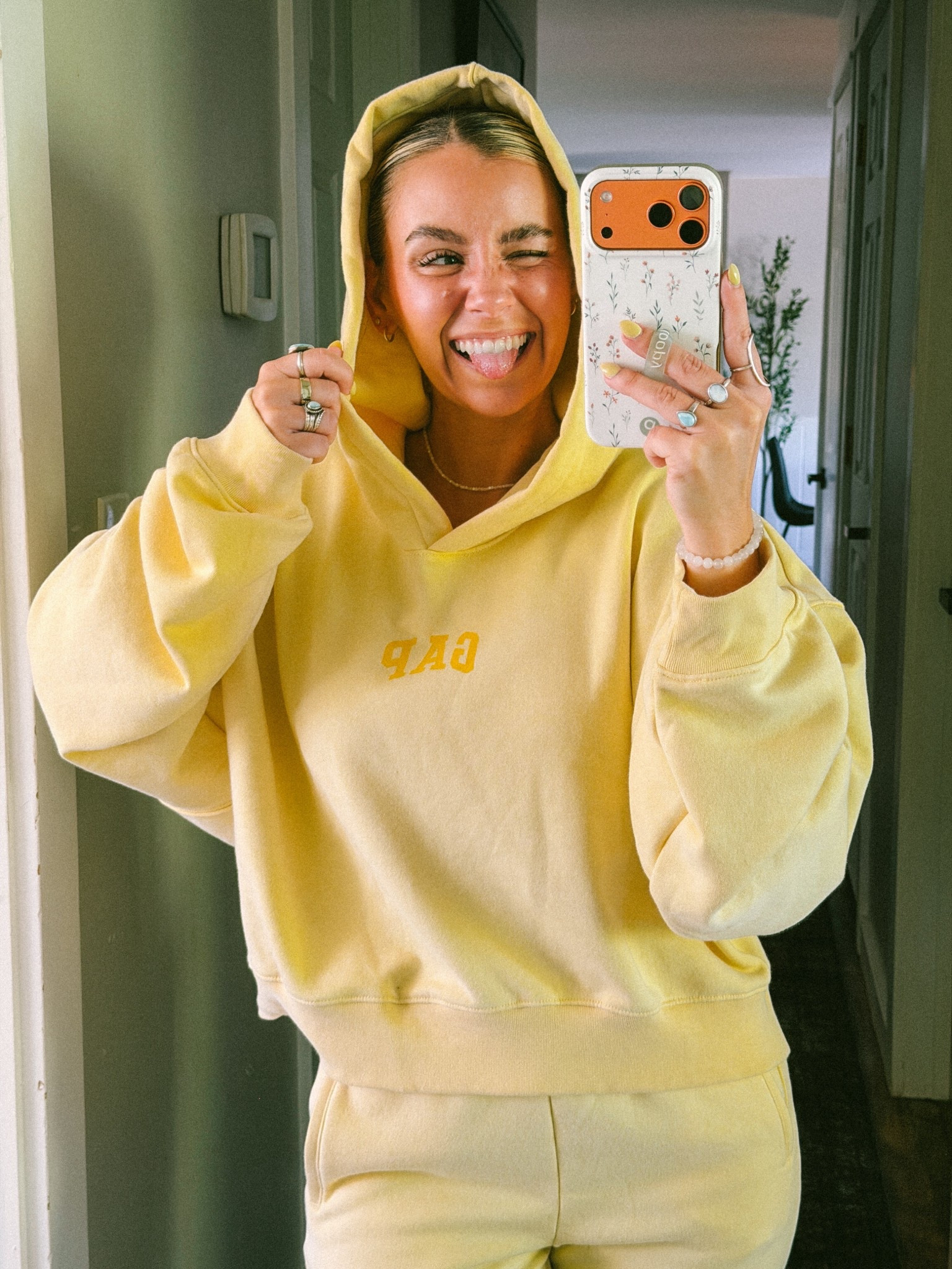 Oversized hoodies in cute colors are absolute teaaaa 🌞 🫖 ✨🫶🏼 
Size: XL 

#LTKMidsize #LTKPetite #LTKootd