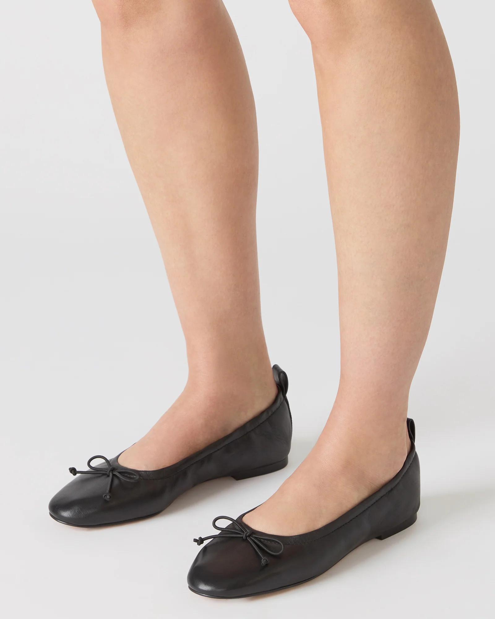LANTI Black Leather Bow Round-Toe Women's Flat | Steve Madden (US)