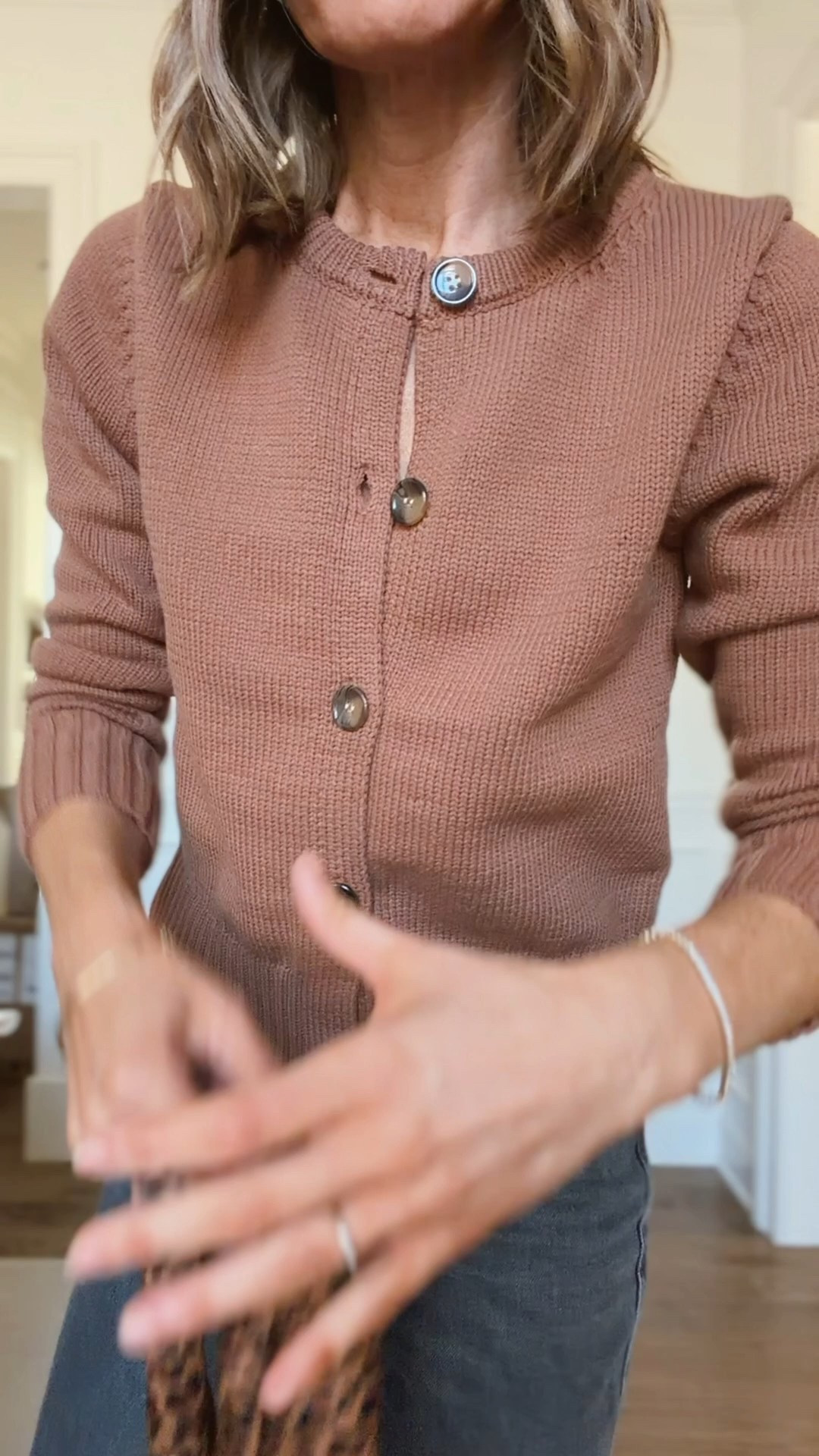 26/4 in jeans 
Sweater linked in stories 
Shoes true to size 