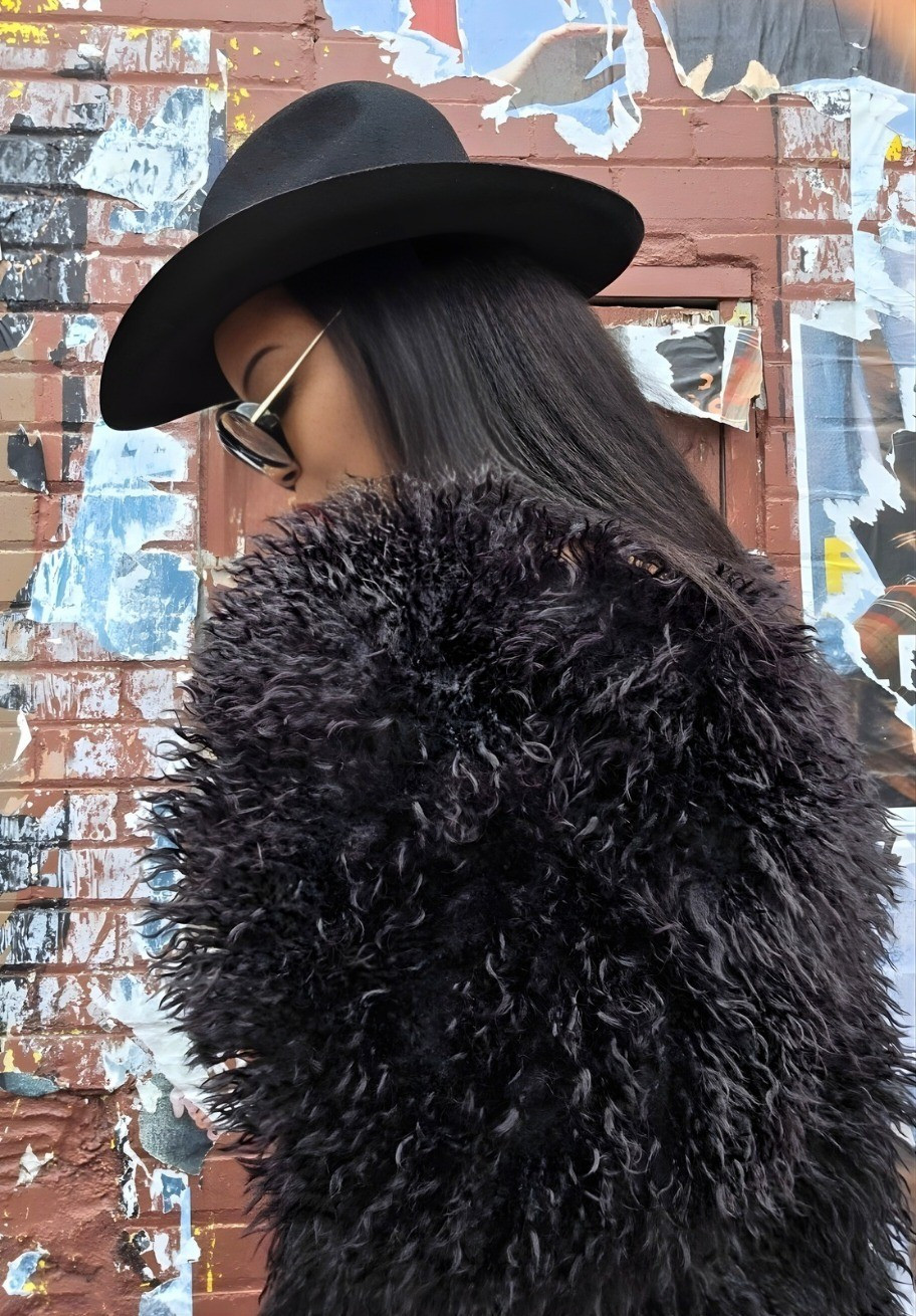 Festival season is almost here and if you don’t have a statement hat yet, consider this your sign. Remember when Kim K broke the internet with that iconic black Western hat? Same energy. Same main-character moment.This classic Western silhouette features a Gus crown with a curved roll brim for that bold, flattering shape that instantly elevates any look. The Rendon is one of those pieces you try on once and never want to take off — timeless, striking, and guaranteed to turn heads.Trust me, your festival fits need this. 

#LTKootd #LTKSeasonal #LTKMidsize