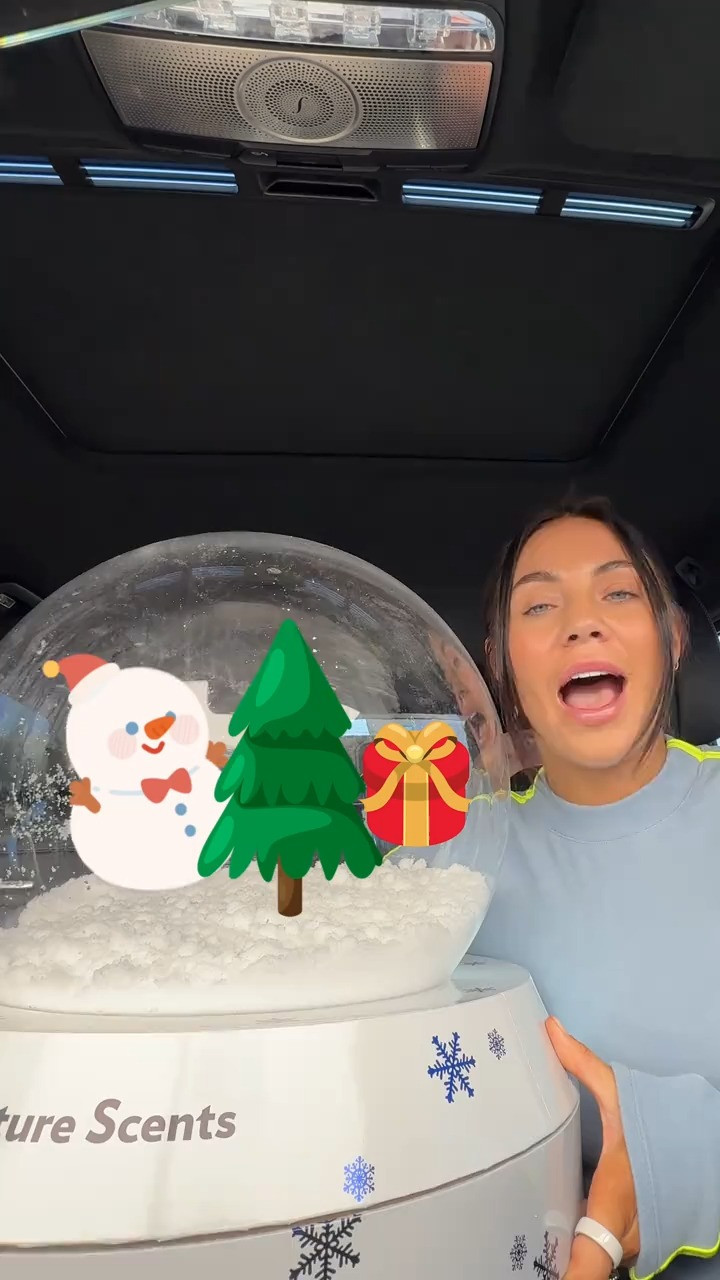   

 #LTKHoliday #LTKootd #LTKBeauty