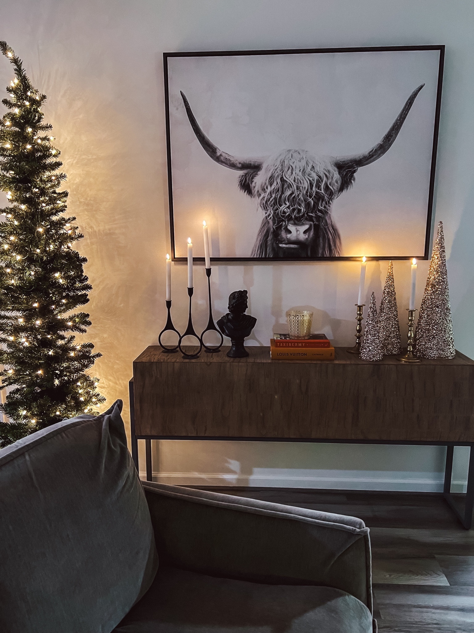 Holiday home decor // console table styling 
